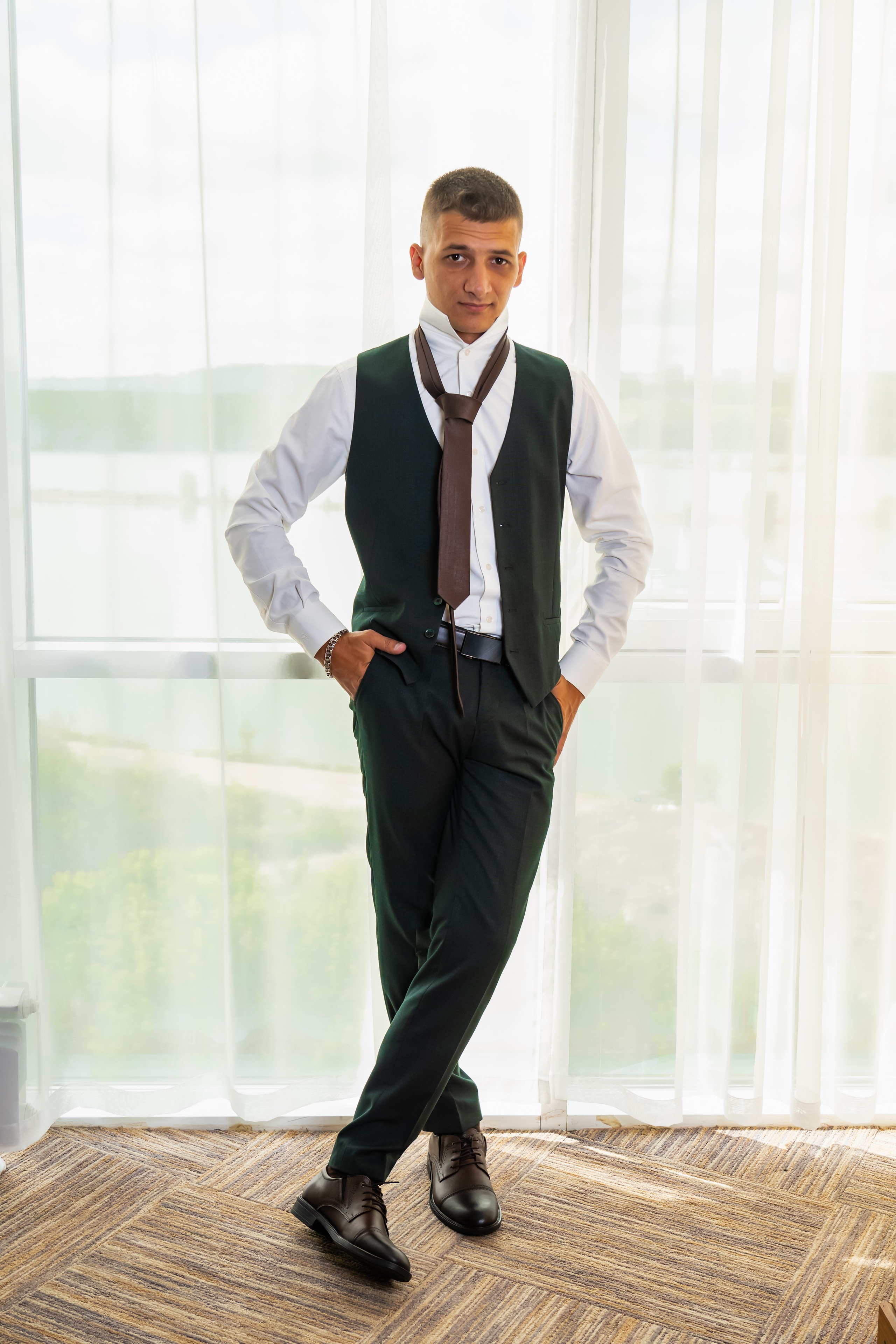 Сборы жениха и невесты в отеле: Северное море. Занимаюсь профессиональной фотографией и живу рядом с Байкалом. Работаю в разных жанрах