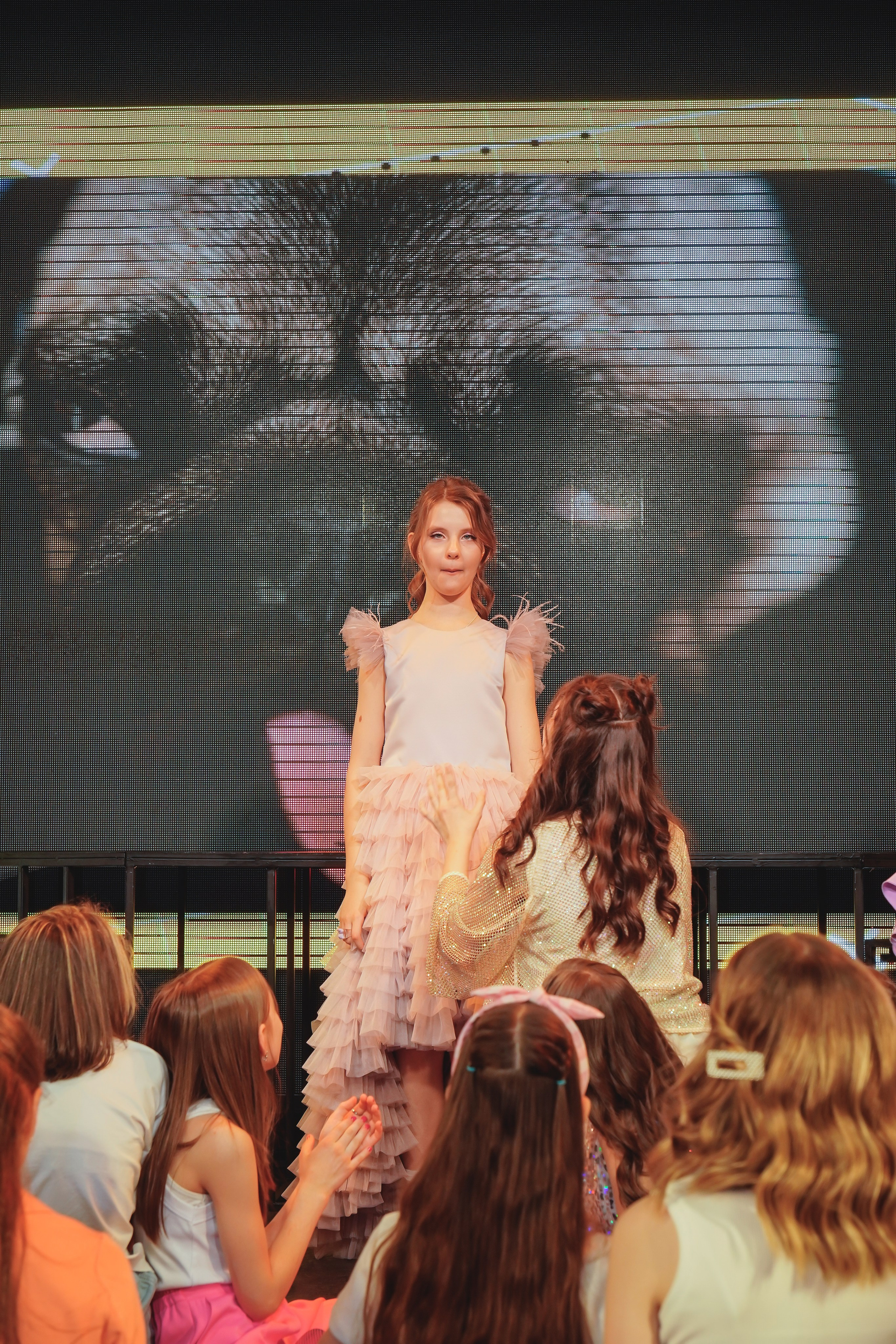 Выпускной. Занимаюсь профессиональной фотографией и живу рядом с Байкалом. Работаю в разных жанрах