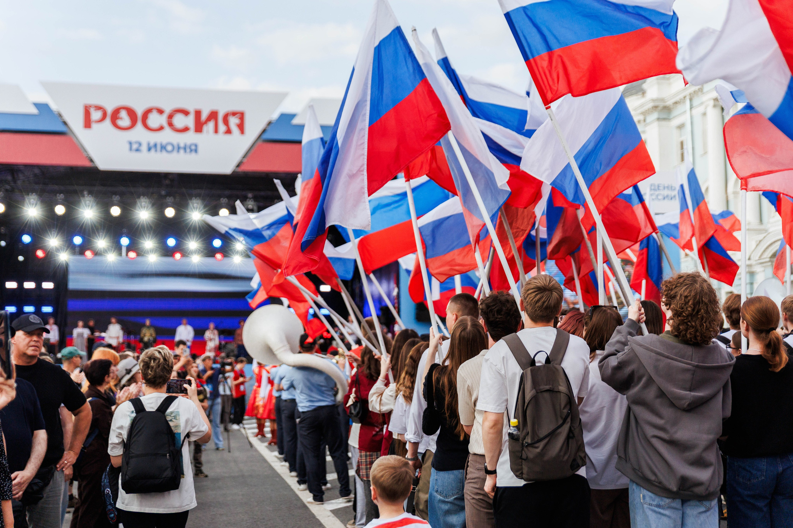 АКЦИЯ КО ДНЮ РОССИИ 2025. РЕПОРТАЖНЫЙ ФОТОГРАФ НИЖНИЙ НОВГОРОД Игнатьева Виктория