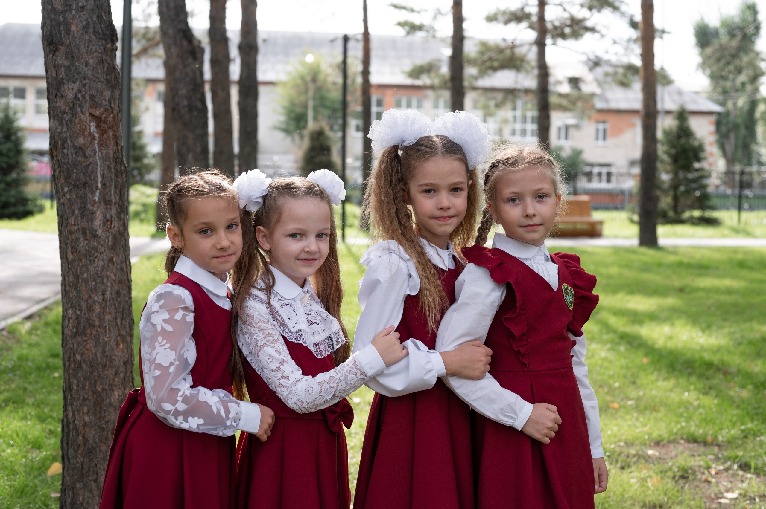 1 сентября 16 гимназия 2 класс (линейка + в классе+ на улице). Фотограф новорожденных, семейный детский в Тюмени Татьяна Морозова