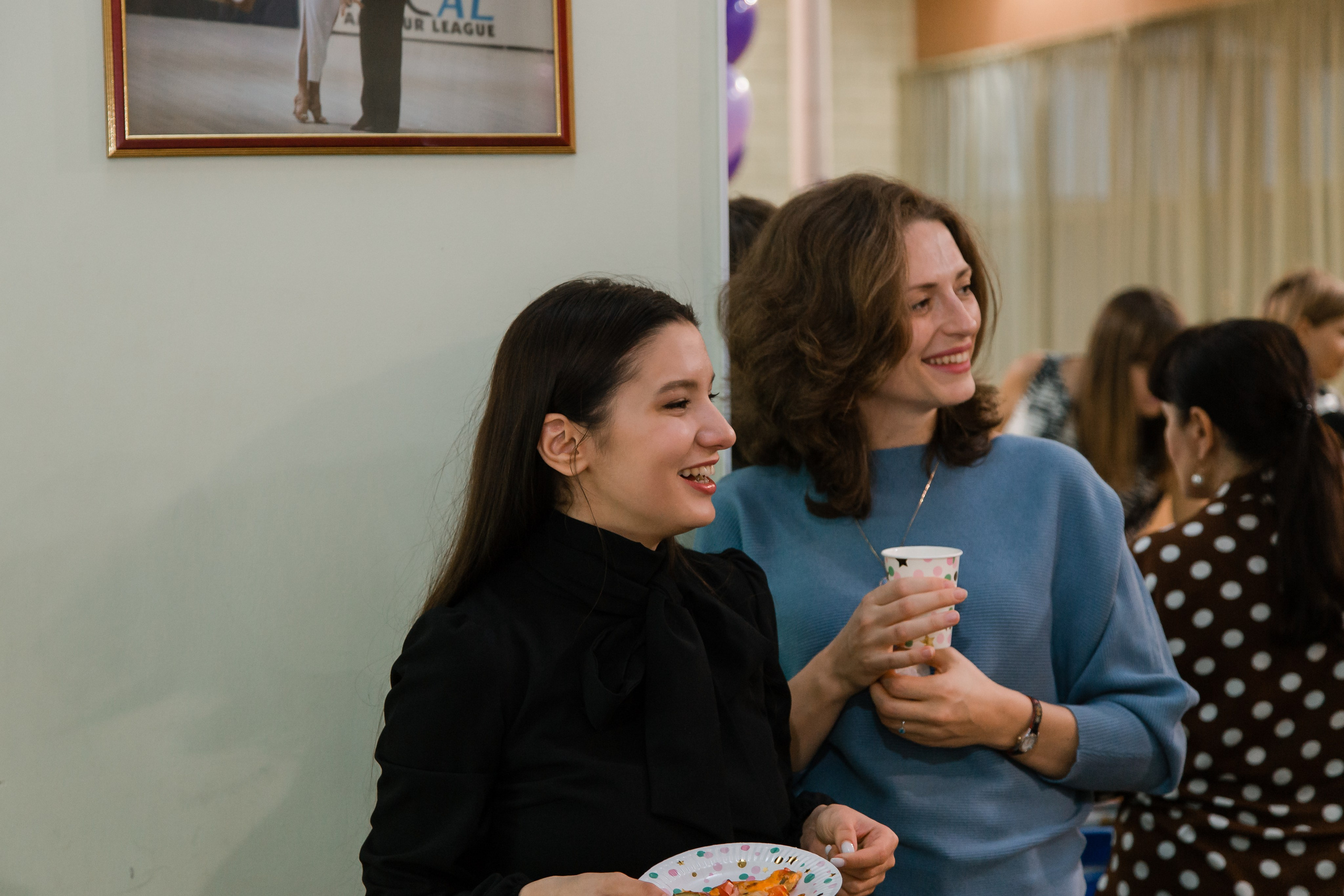 Фотосъемка детского дня рожденья. Видеосъемка и фотосъемка свадеб. Фотограф и оператор на свадьбу. Видеосъемка подкастов, собственная видео-фотостудии. Предметная фотосъемка