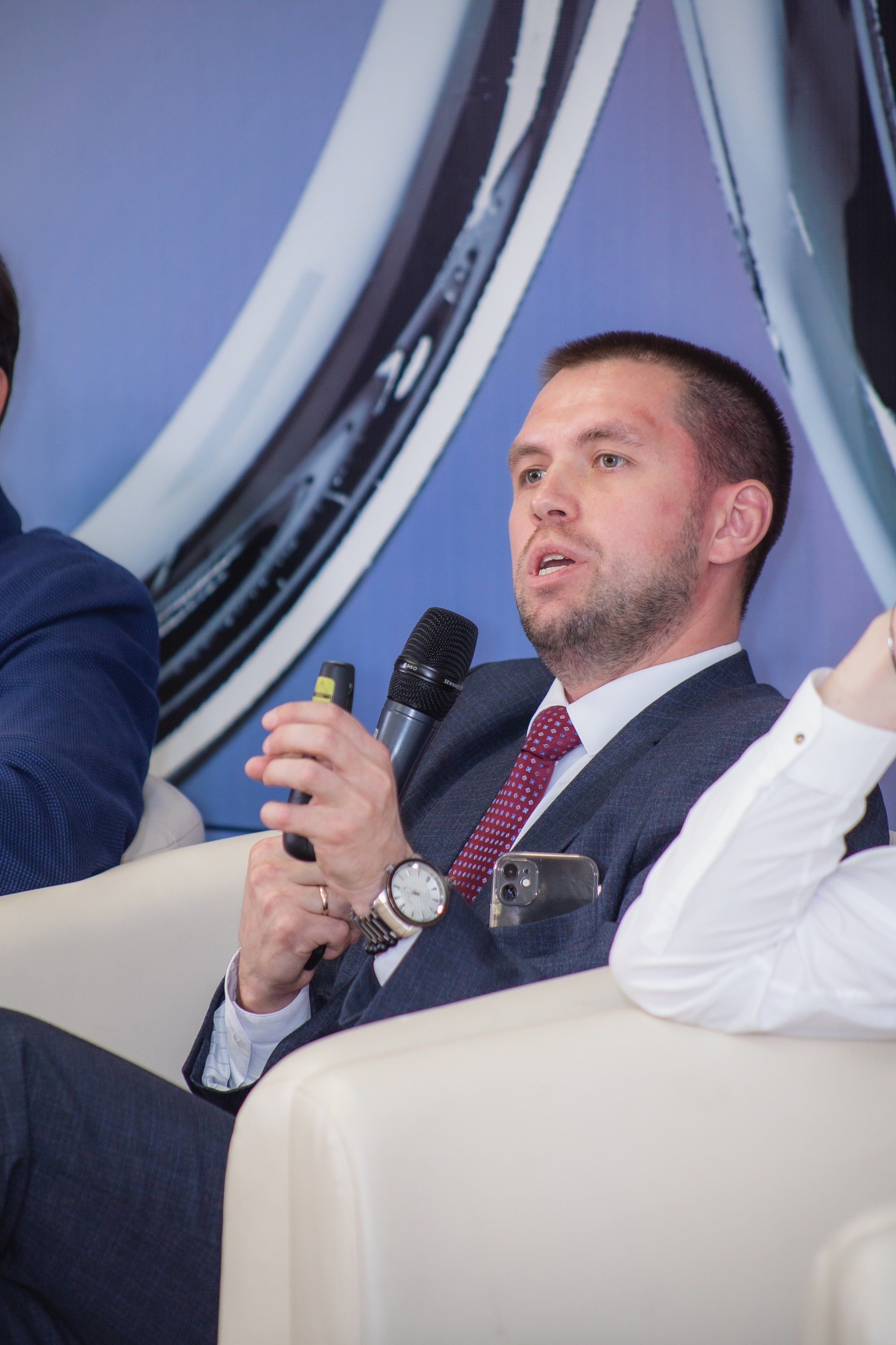 Репортаж с конференции GMC в Перми – фотографии. Репортажный фотограф в Перми Денис Голдобин