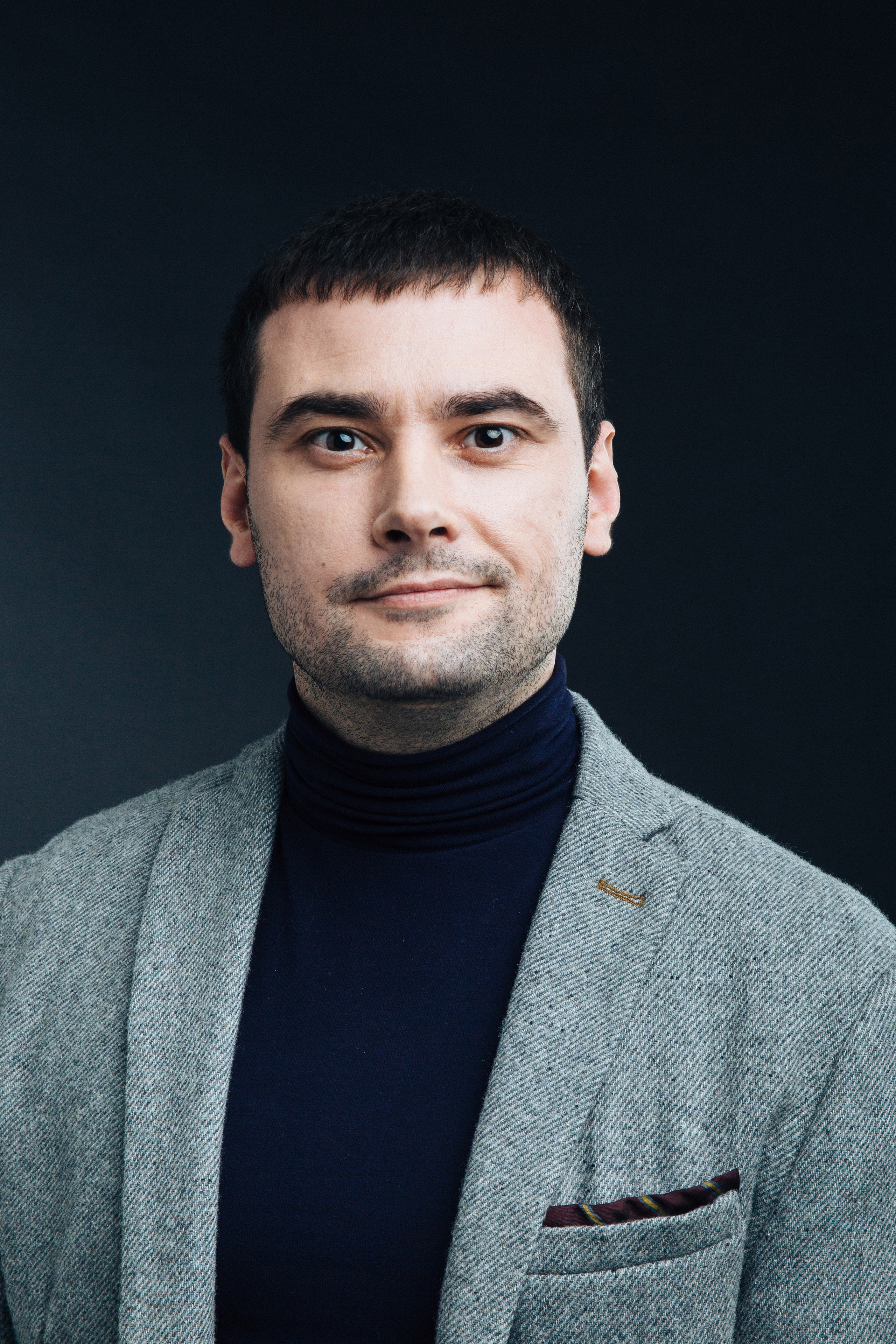 Бизнес портрет мужской и женский руководителя. КонТайм: профессиональная съемка для организаций