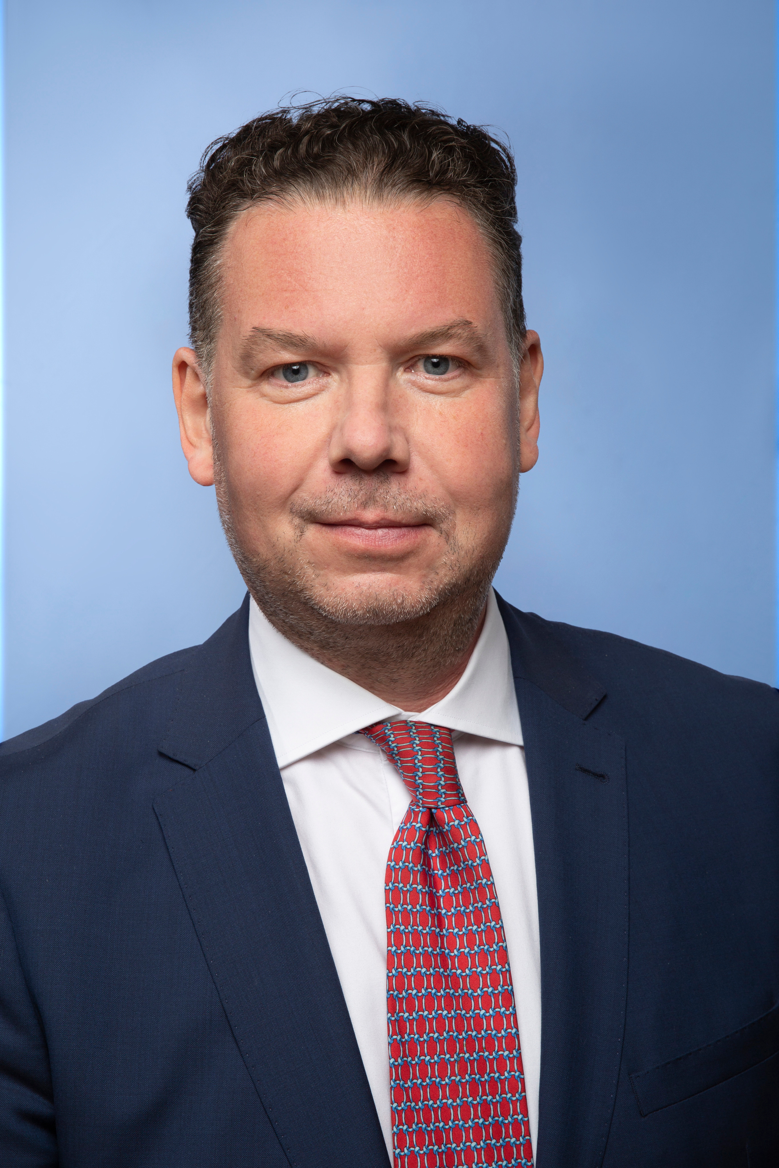 Бизнес портрет мужской и женский руководителя. КонТайм: профессиональная съемка для организаций