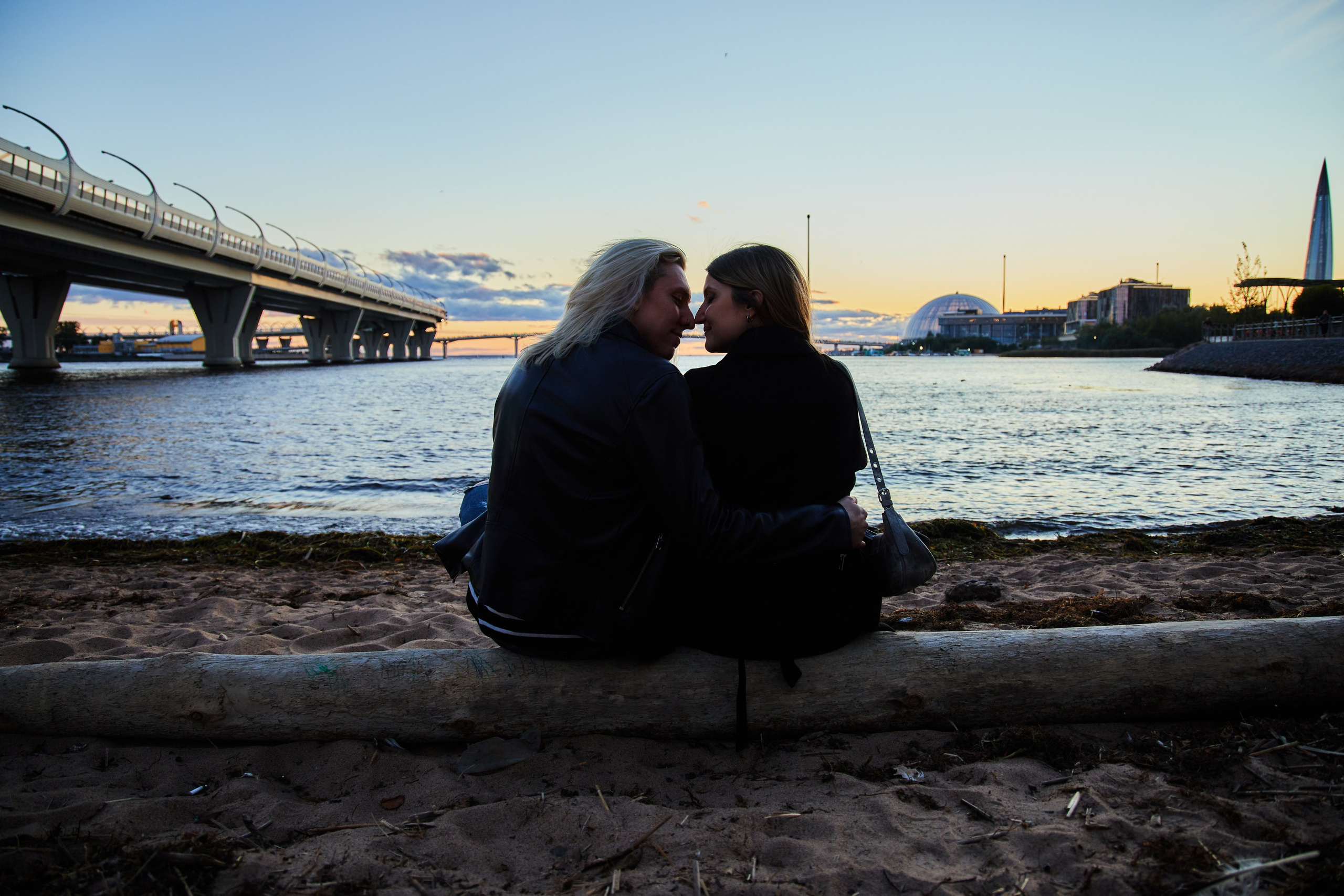 Полина и Рома, финский залив. Репортажный фотограф Алёна Кантемирова