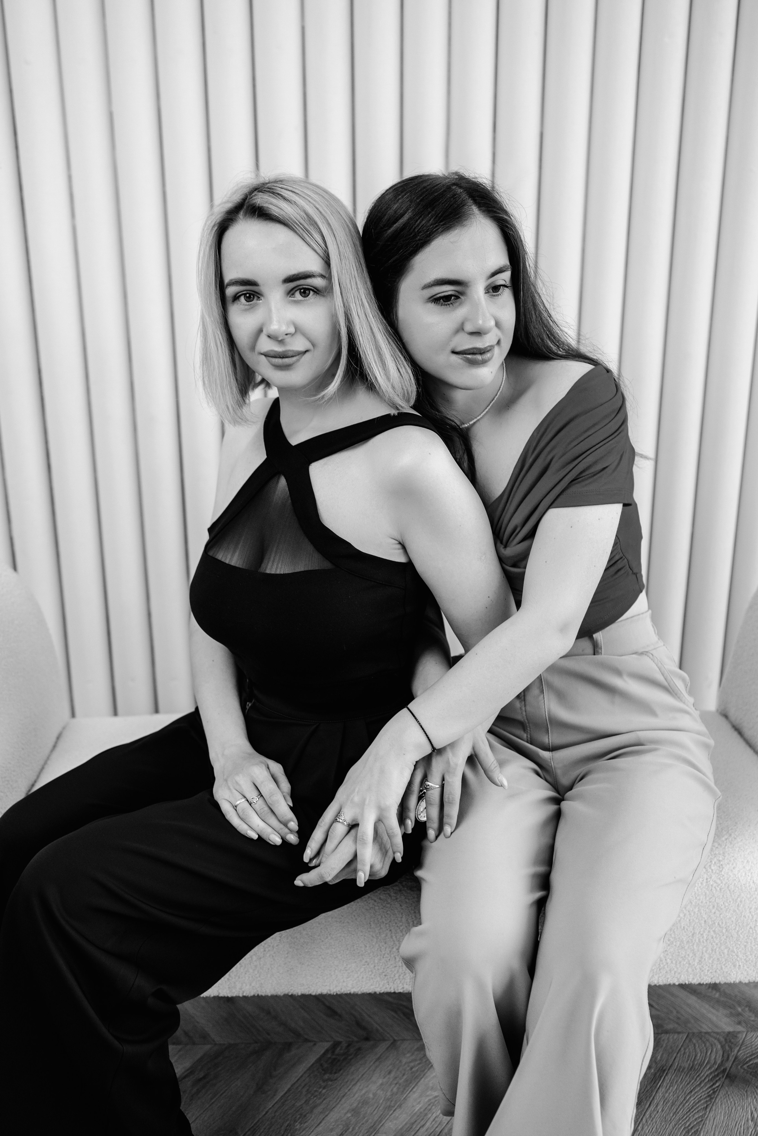 Две сестры Даша и Лиза в фотостудии Арта. Фотограф Ольга Сагал