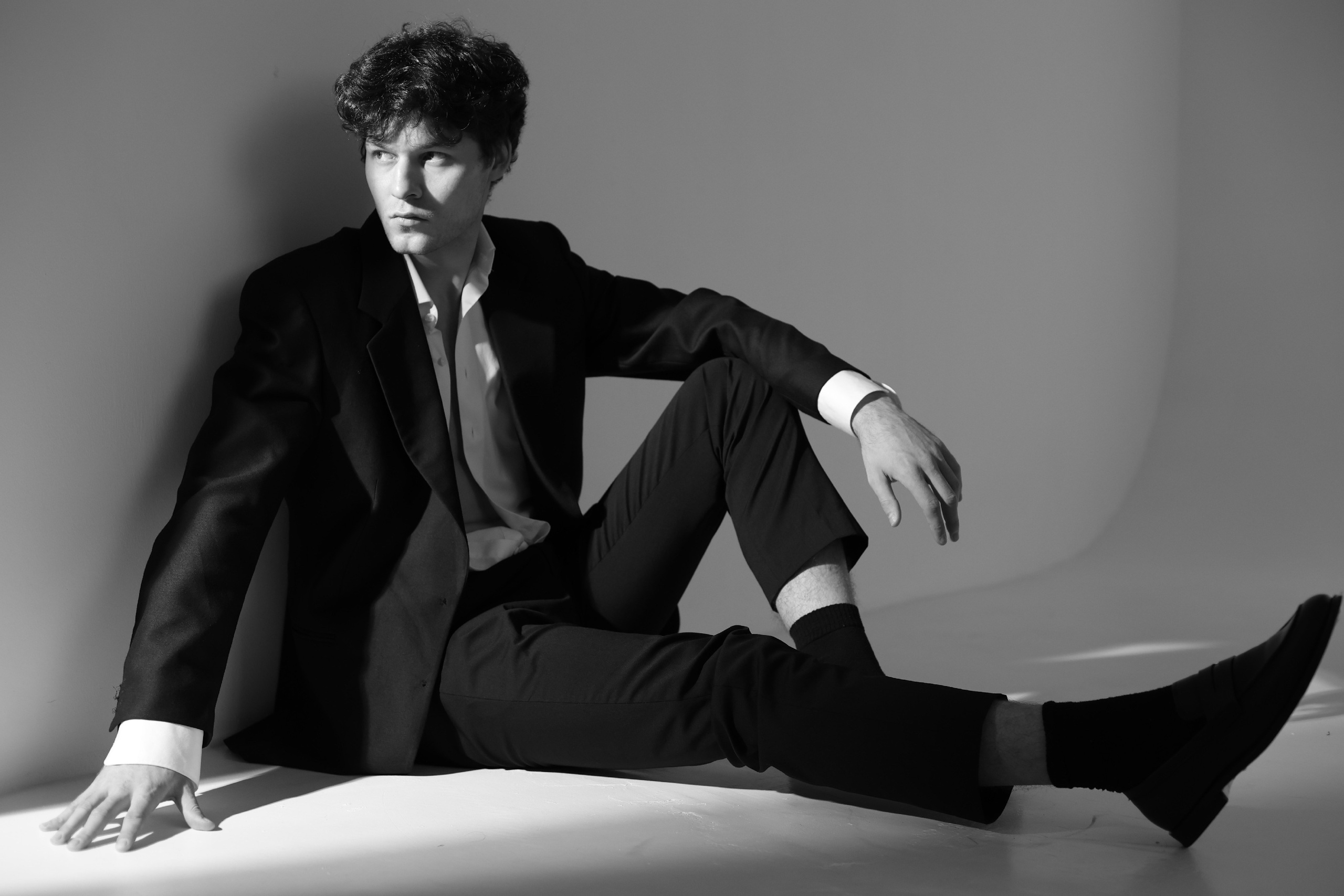 Чб пиджак. Лев Лекомцев модель