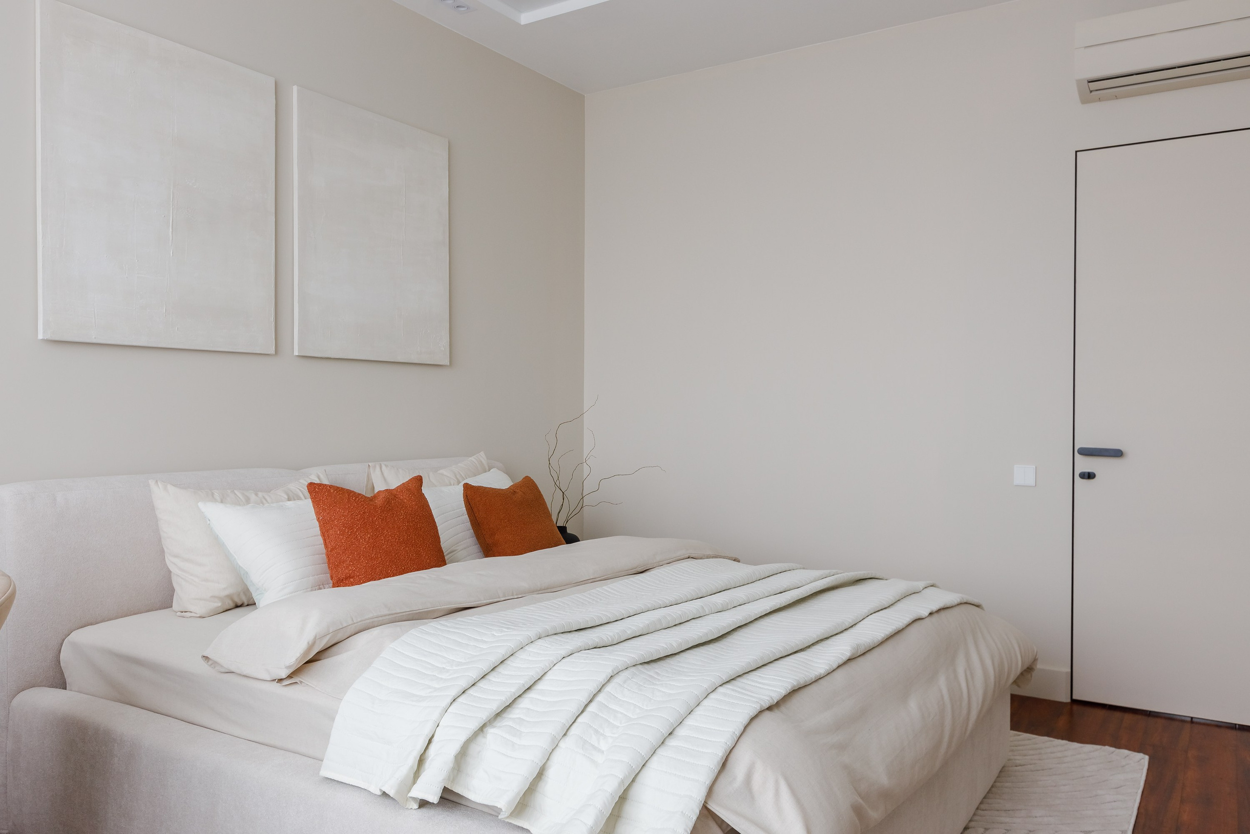 Бежевая квартира в Аэробусе. Интерьерный фотограф в Москве Роман Потапов