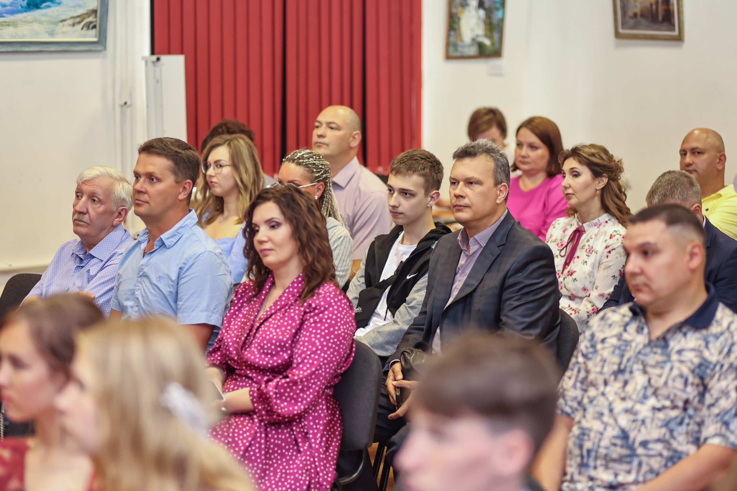 Вручение аттестатов. Школа № 7, выпускники 11 класса 2023 г. Студия выпускных альбомов Остров