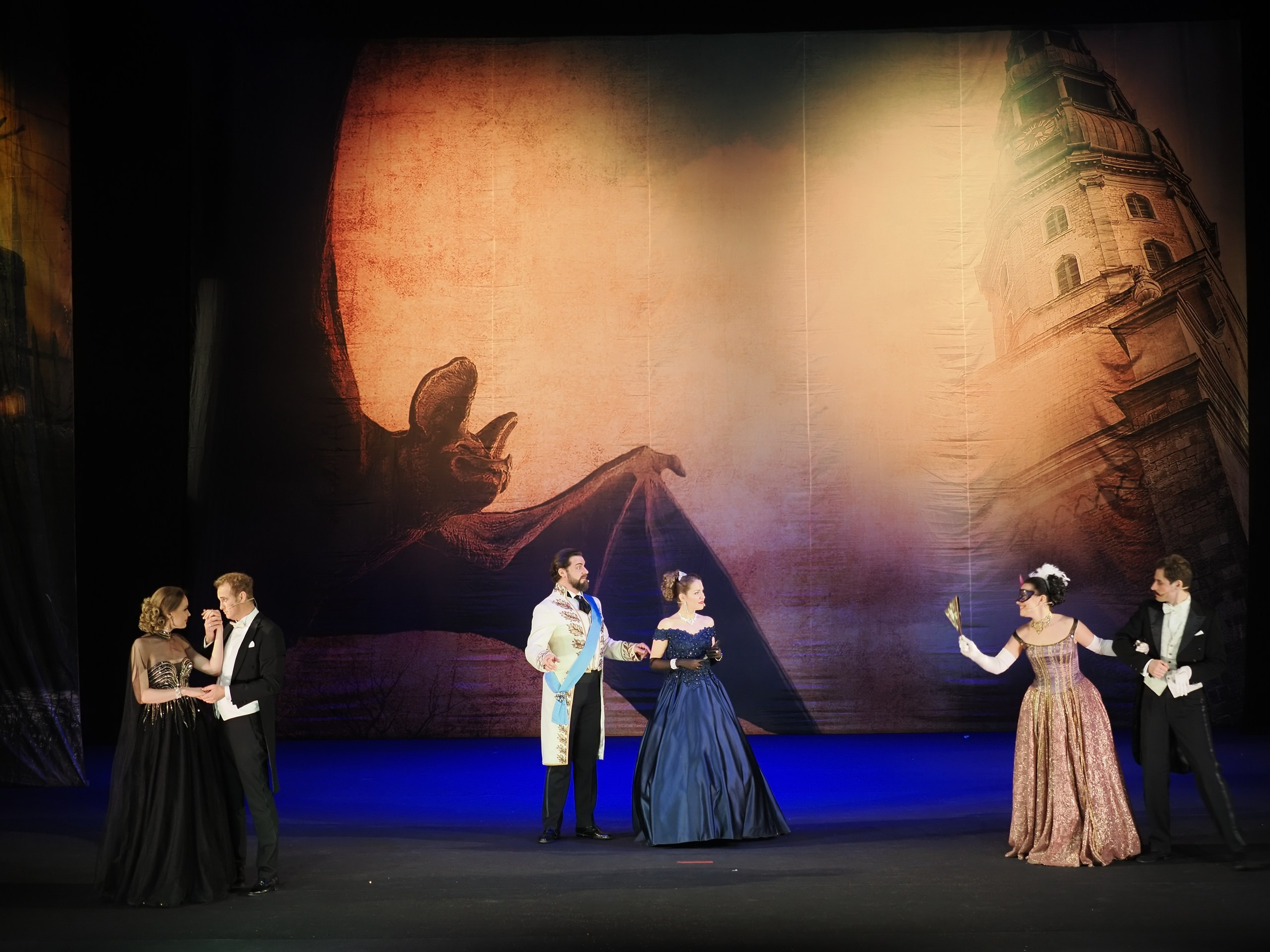 «БУФФ-ПАРАДИЗ» Летучая мышь (в Нск). Портретный и спортивный фотограф в Новосибирске и Твери Кононов Алексей