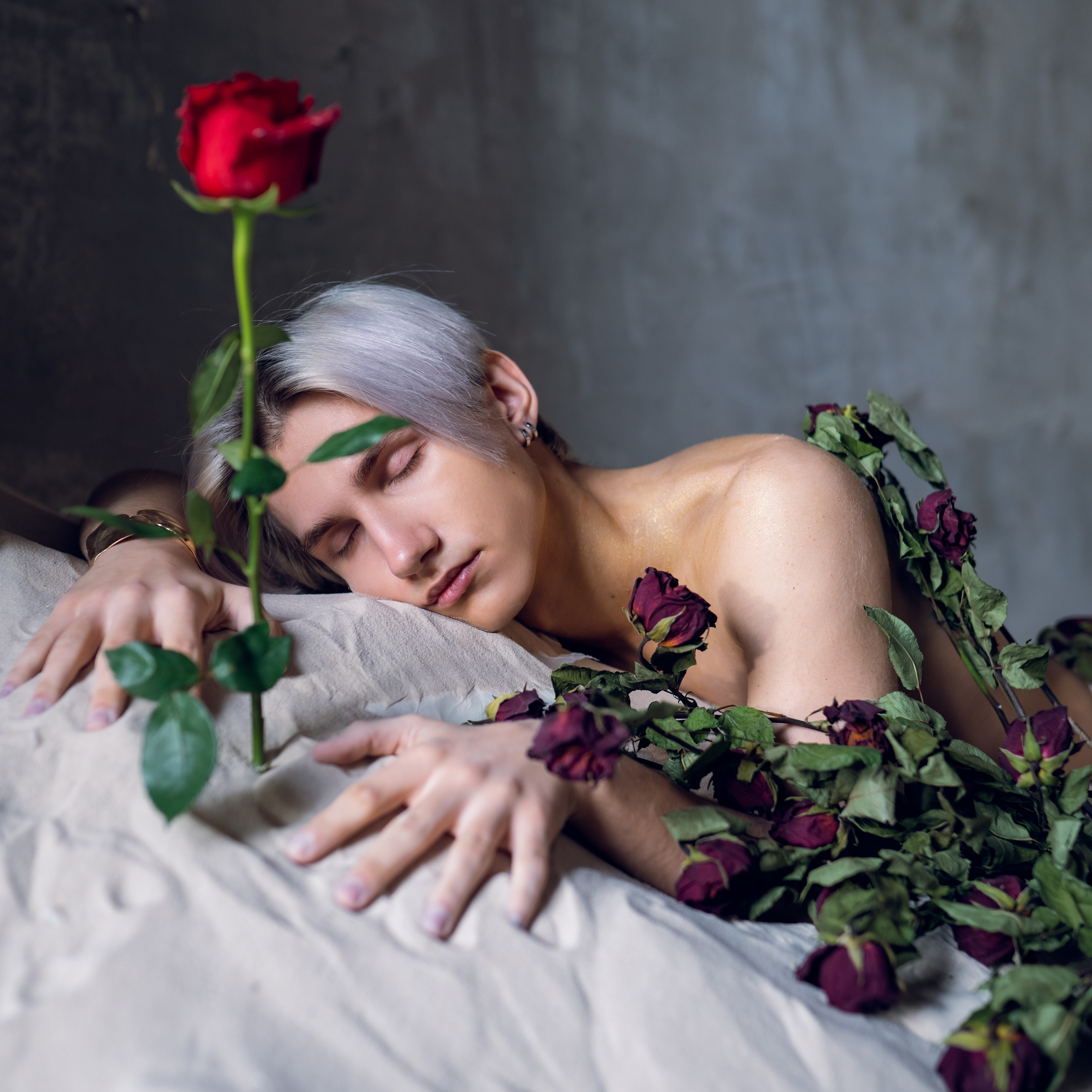 Крас в песке. Фотосессия в Спб в студии, фотограф Панютина Марина