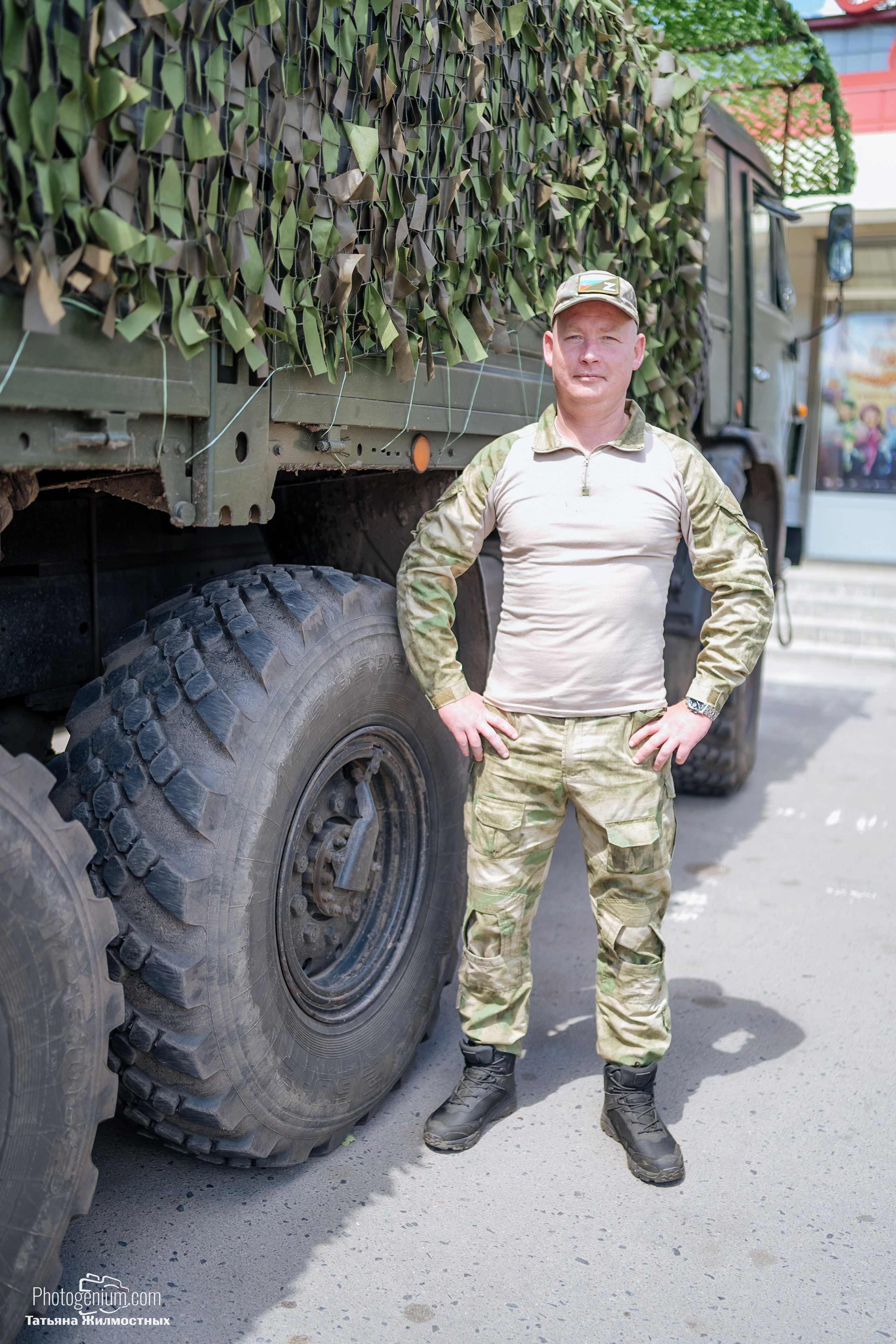 8 июня «Патриоты из Курска» сбор гуманитарной помощи у кинотеатра «Родина». Фотограф Нижний Новгород Татьяна Кейод