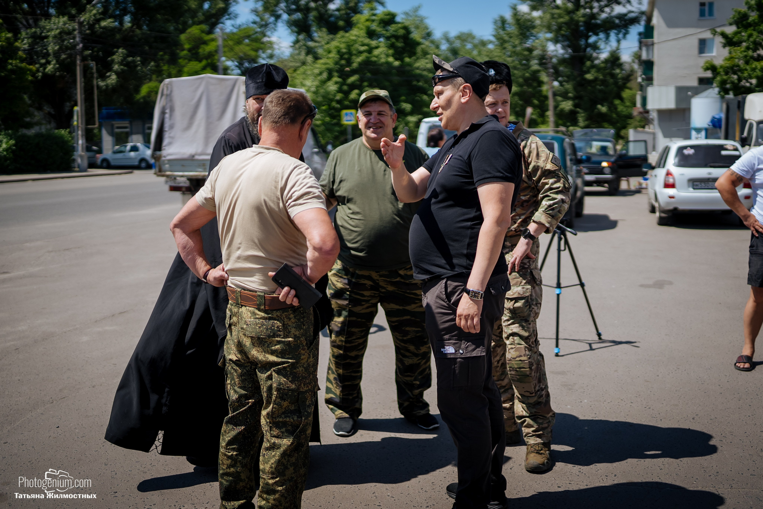 8 июня «Патриоты из Курска» сбор гуманитарной помощи у кинотеатра «Родина». Фотограф Нижний Новгород Татьяна Кейод