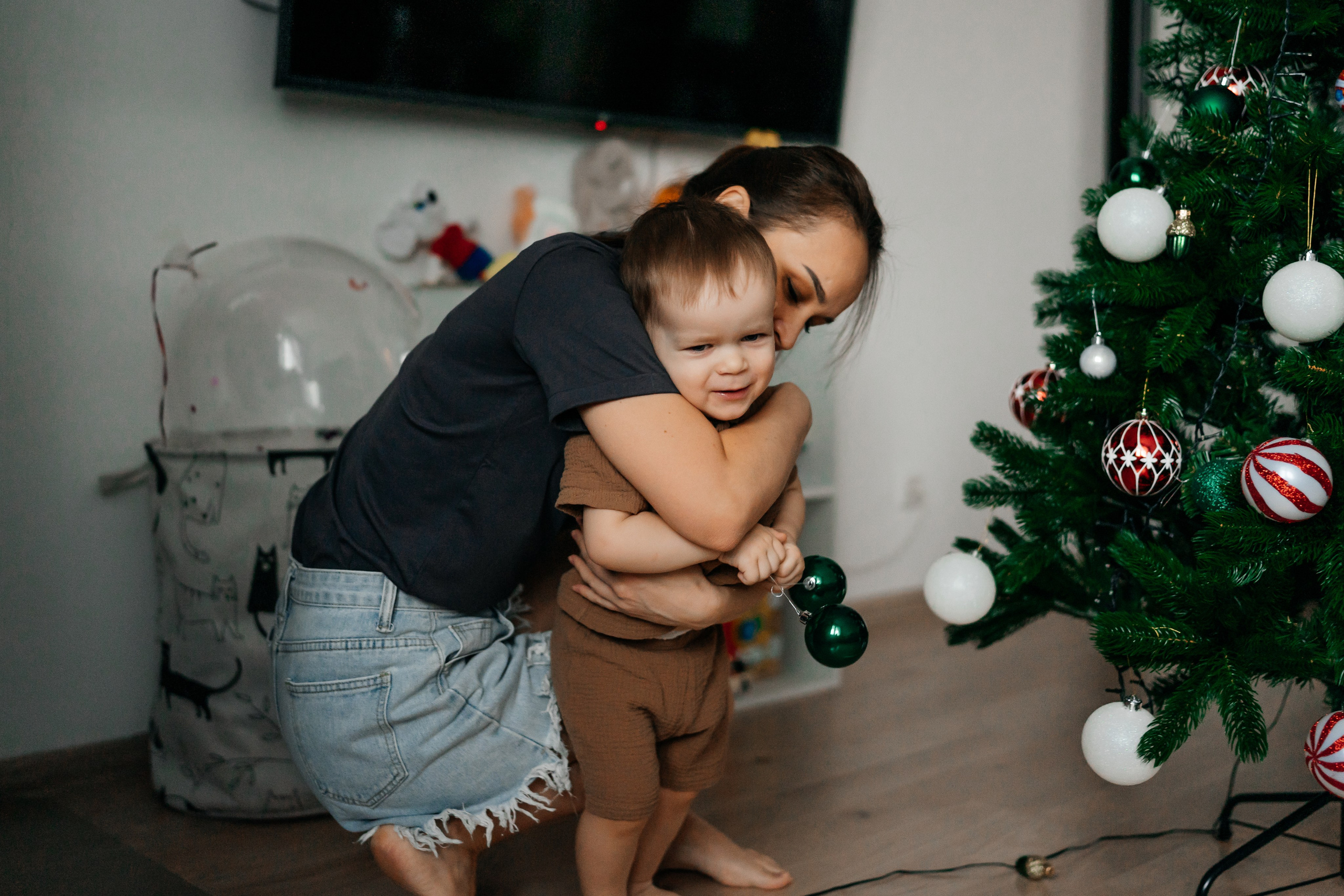 Украшаем ёлочку. Малыш Костя. Семейный фотограф в Москве Ирина Жур