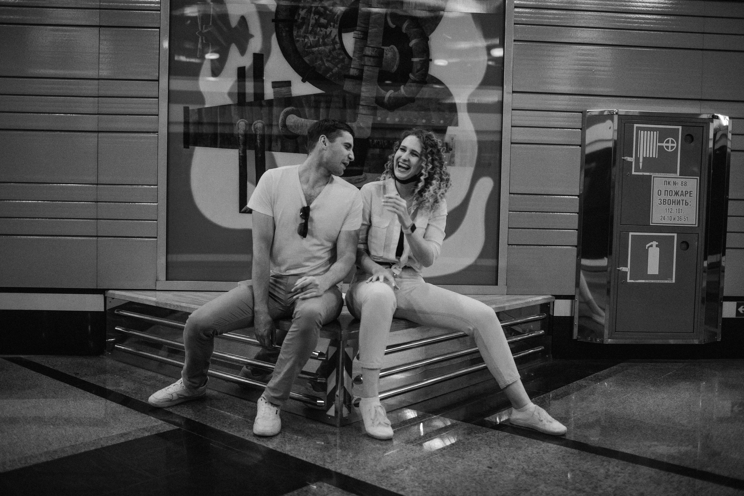 В метро. Свадебный и семейный фотограф Спб Бошман Ирина