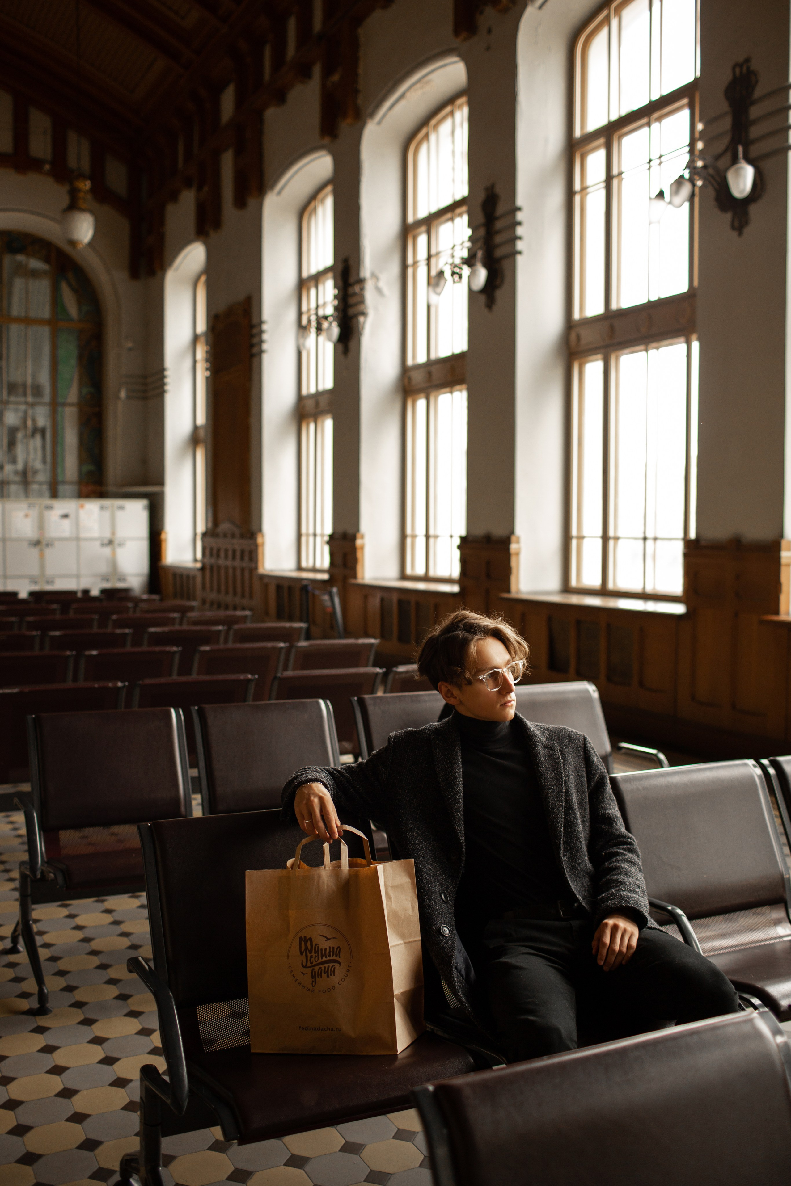 Рекламная съёмка для корнера «Федина дача». Вокзал. Свадебный фотограф Кирилл Белый