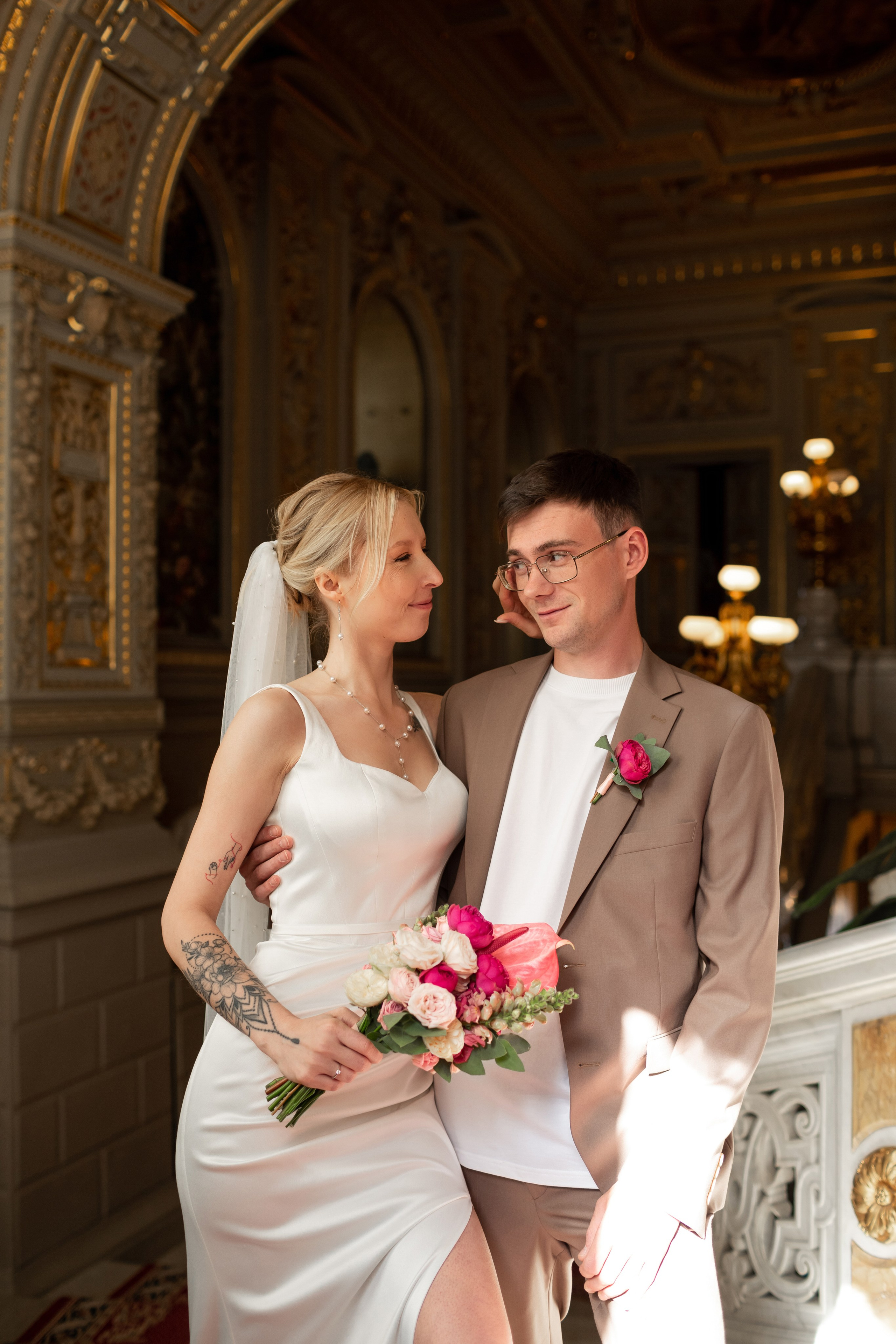 Свадебная фотосессия во дворцах Петербурга. Свадебный фотограф Кирилл Белый