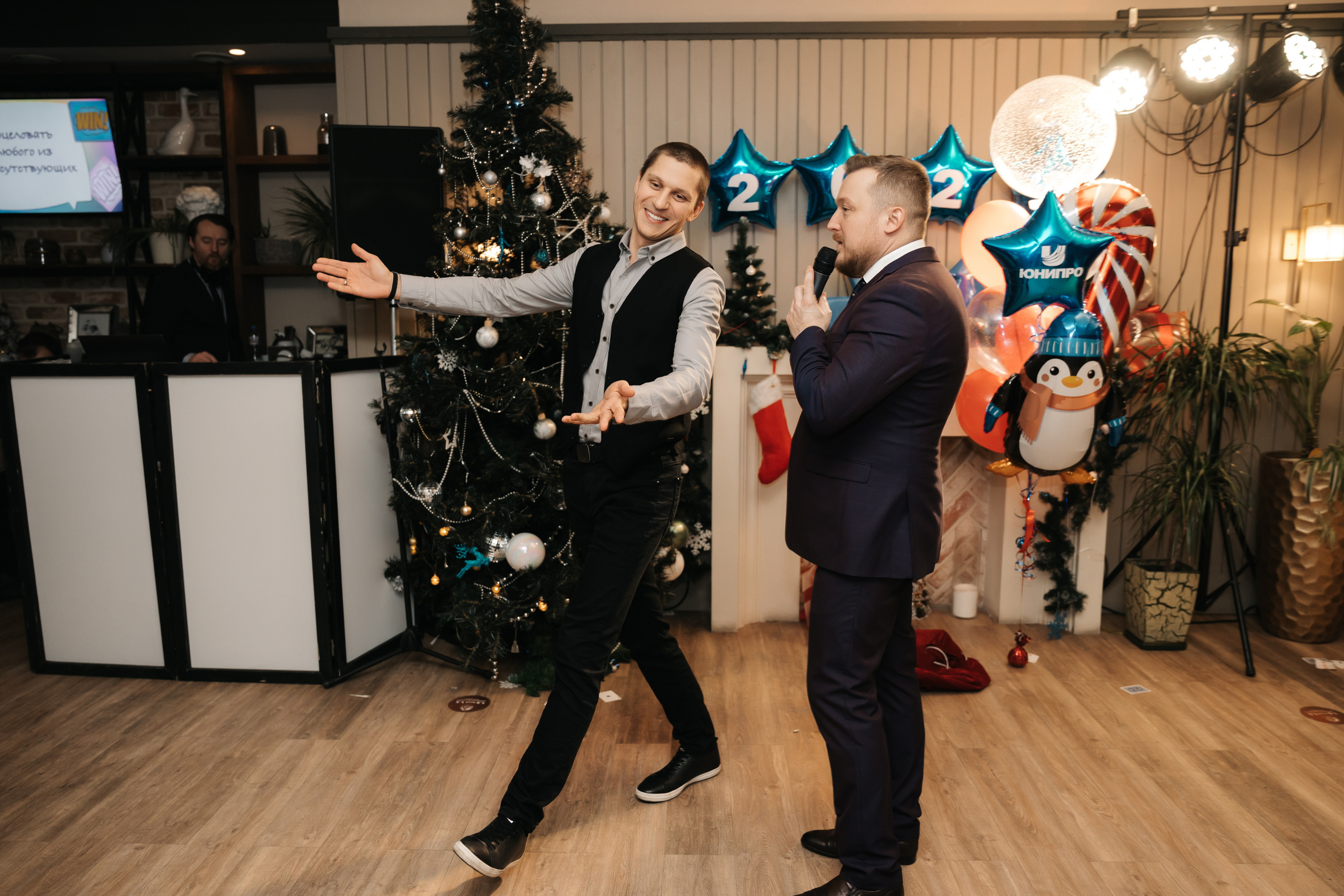 Новогодний корпоратив компании «ЮНИПРО» 27 декабря 2021 года. Ведущий на свадьбу, корпоратив и юбилей в Москве Сергей Рябинин