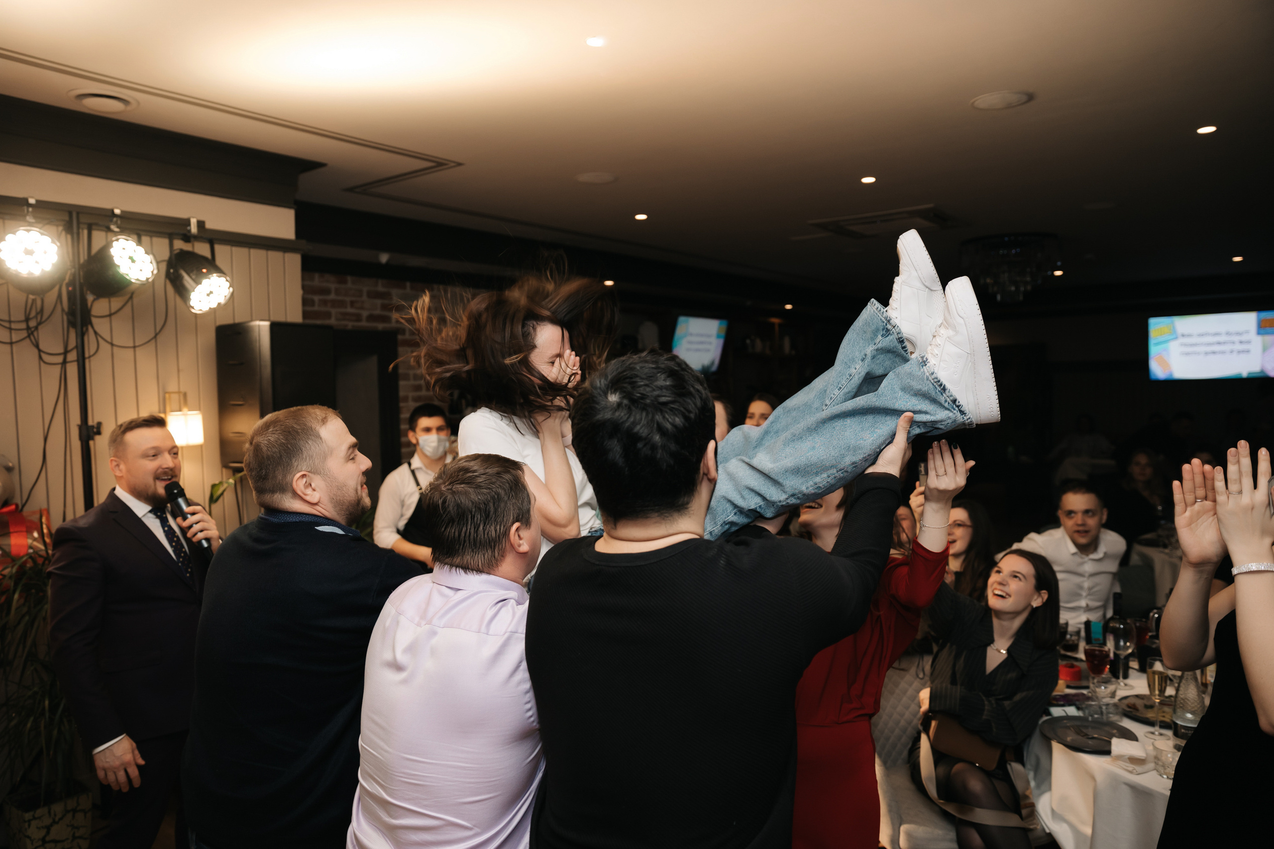 Новогодний корпоратив компании «ЮНИПРО» 27 декабря 2021 года. Ведущий на свадьбу, корпоратив и юбилей в Москве Сергей Рябинин