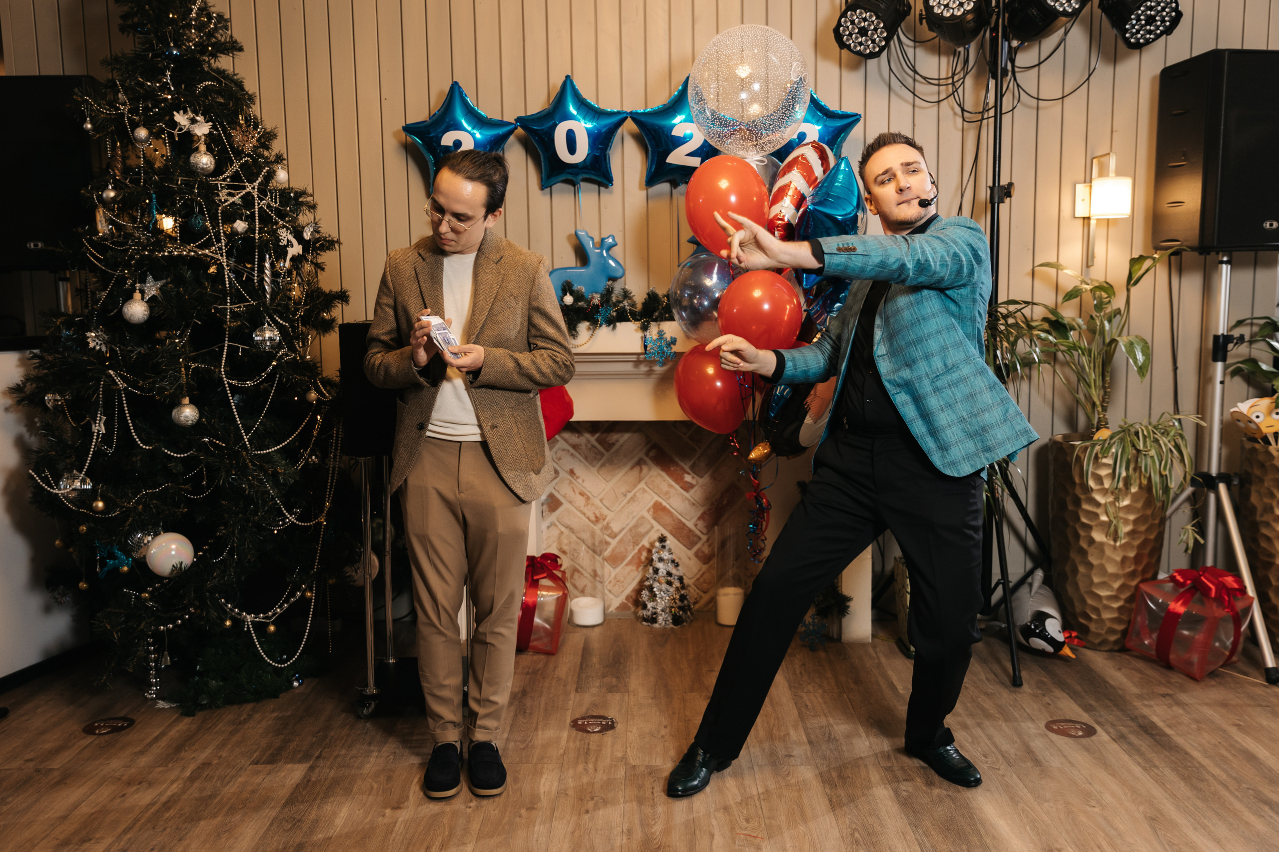 Новогодний корпоратив компании «ЮНИПРО» 27 декабря 2021 года. Ведущий на свадьбу, корпоратив и юбилей в Москве Сергей Рябинин