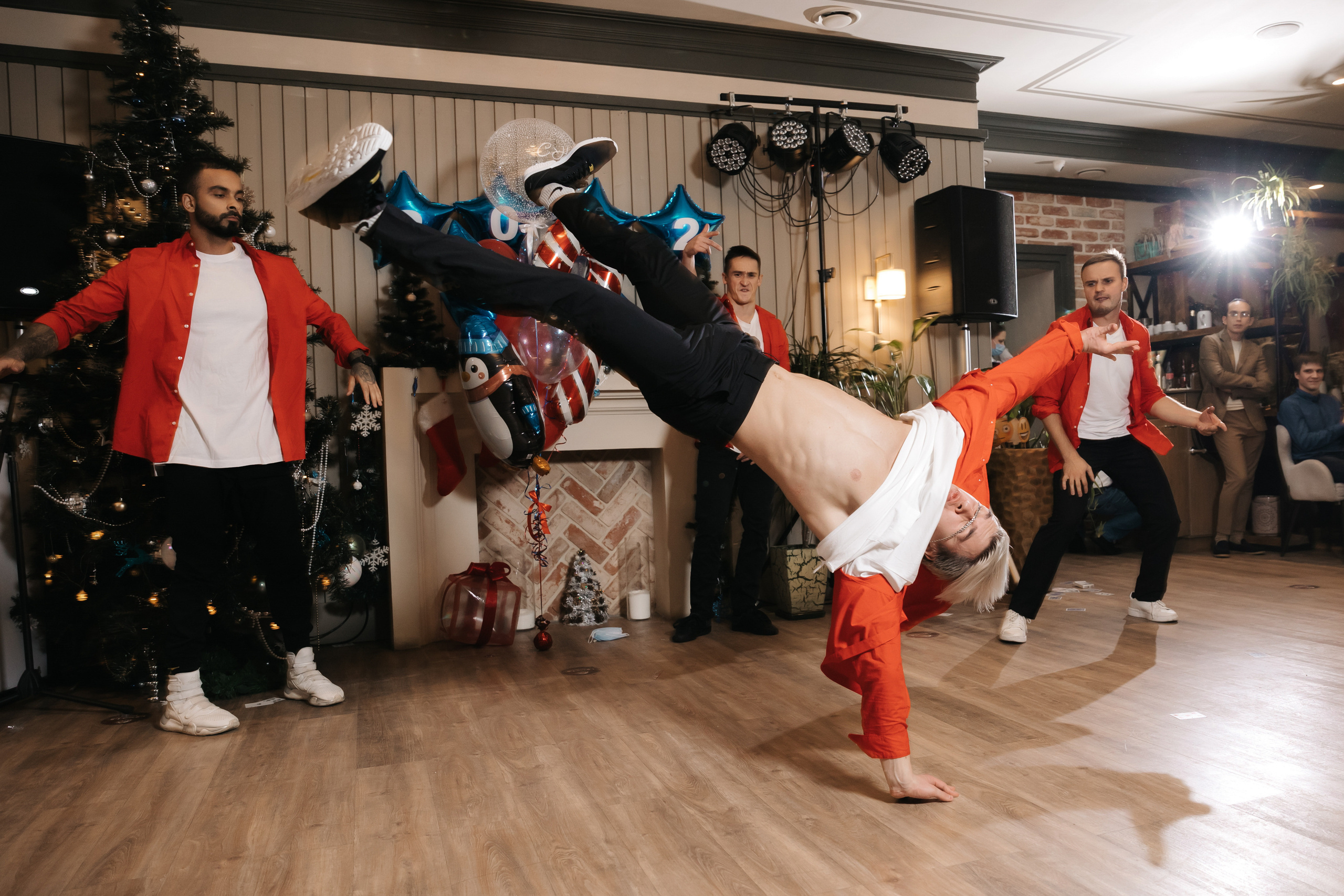 Новогодний корпоратив компании «ЮНИПРО» 27 декабря 2021 года. Ведущий на свадьбу, корпоратив и юбилей в Москве Сергей Рябинин