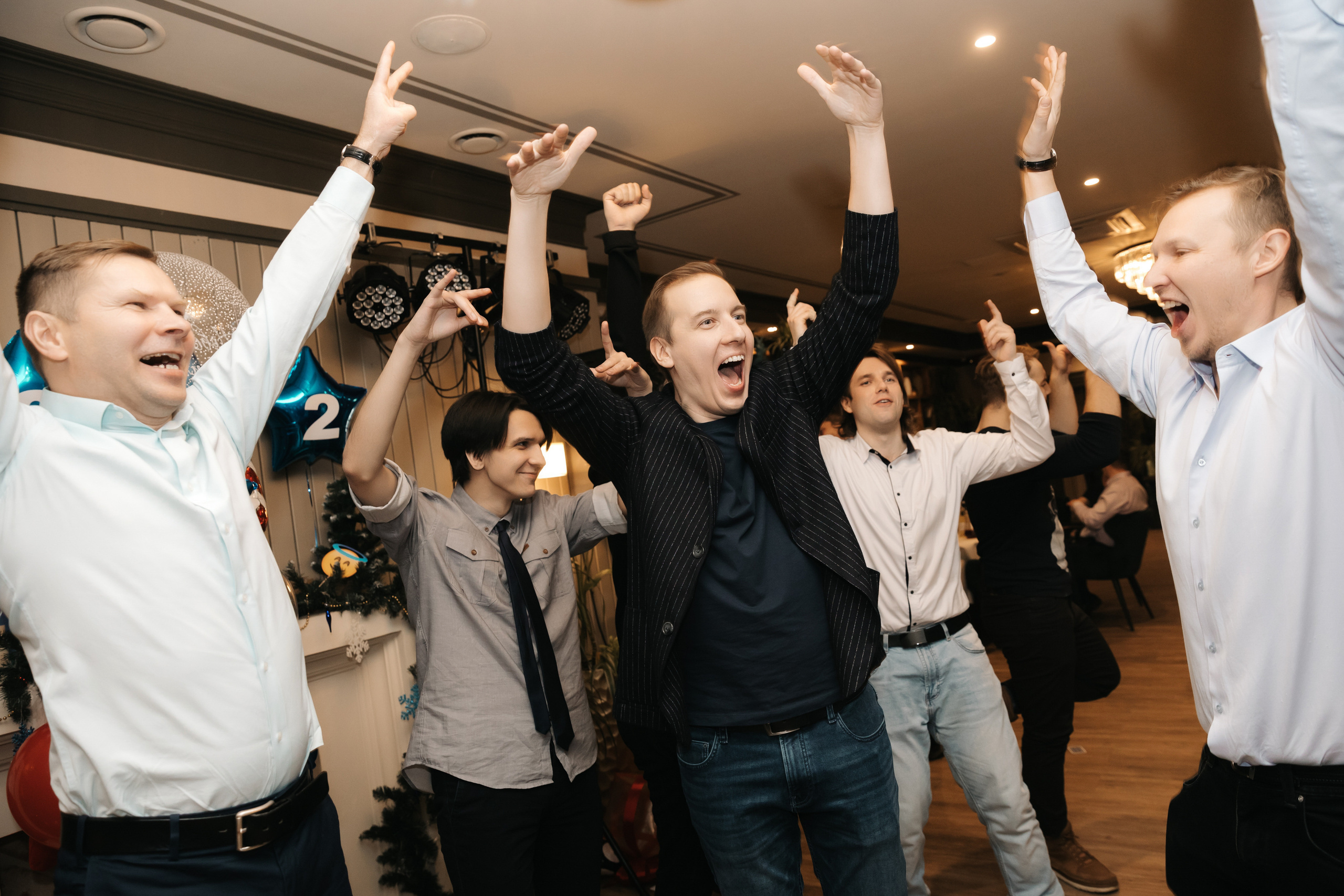 Новогодний корпоратив компании «ЮНИПРО» 27 декабря 2021 года. Ведущий на свадьбу, корпоратив и юбилей в Москве Сергей Рябинин