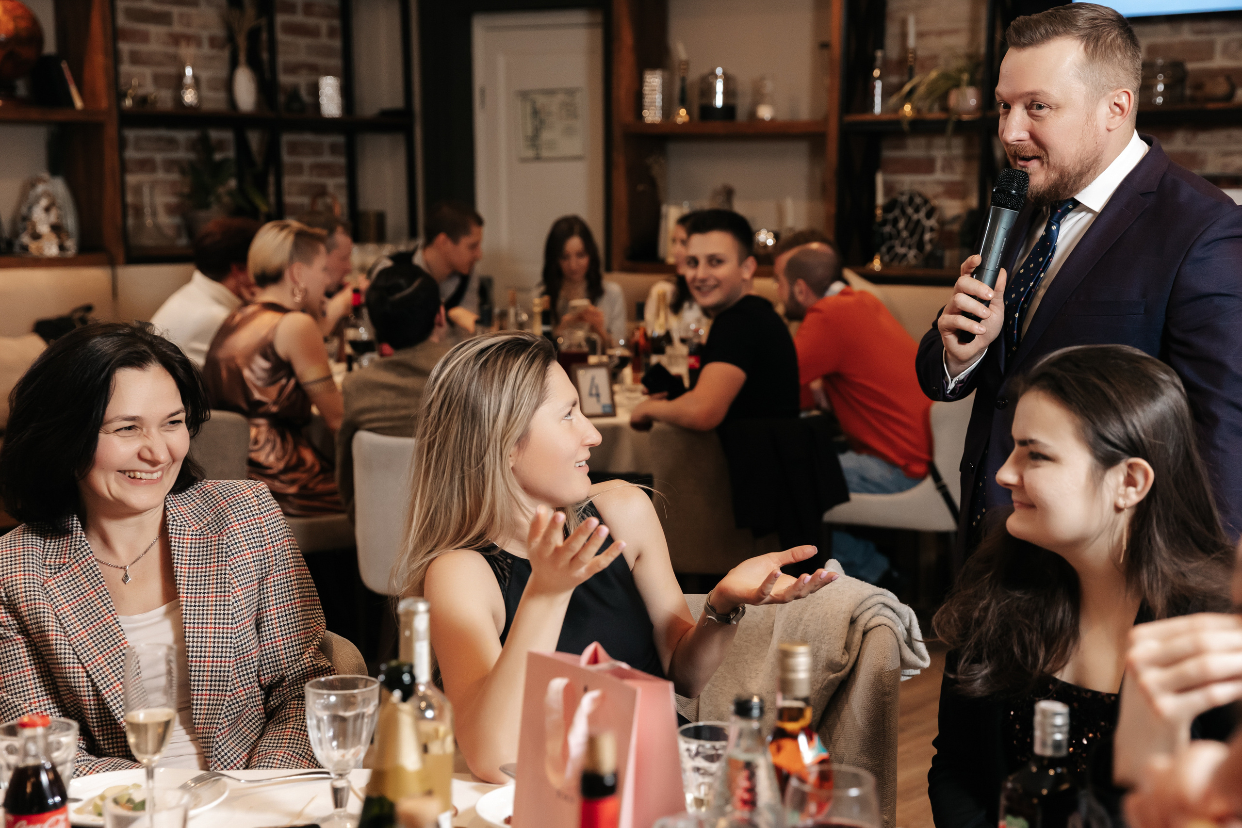 Новогодний корпоратив компании «ЮНИПРО» 27 декабря 2021 года. Ведущий на свадьбу, корпоратив и юбилей в Москве Сергей Рябинин