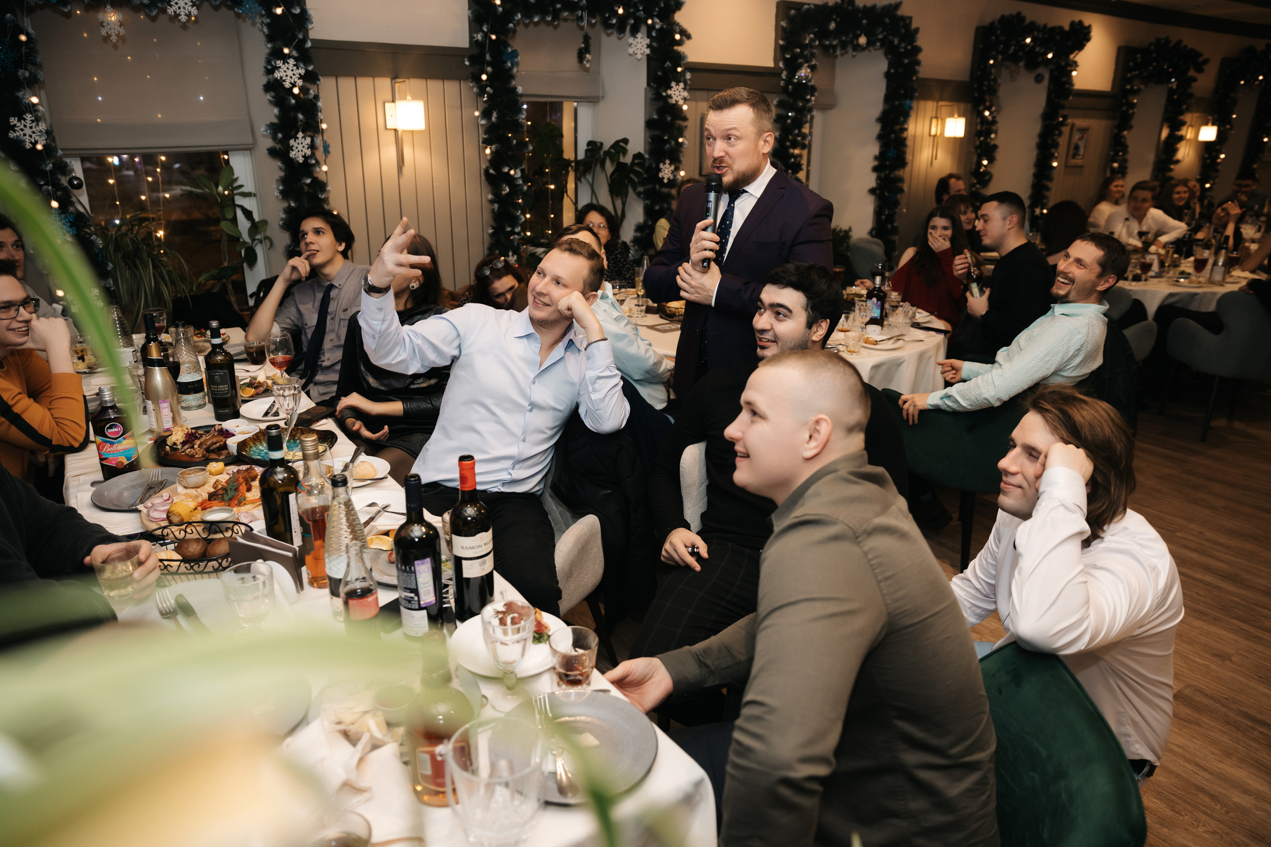 Новогодний корпоратив компании «ЮНИПРО» 27 декабря 2021 года. Ведущий на свадьбу, корпоратив и юбилей в Москве Сергей Рябинин