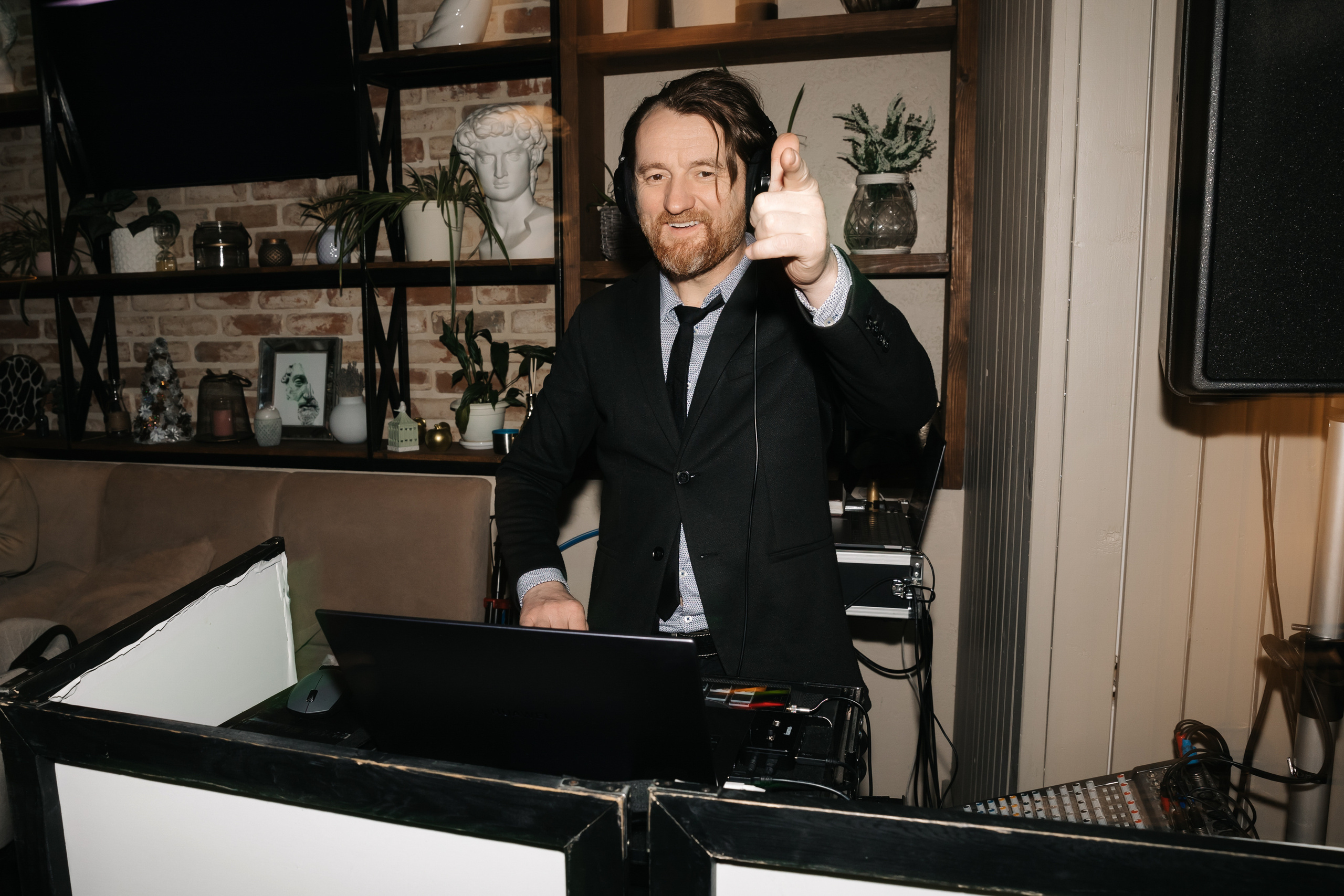 Новогодний корпоратив компании «ЮНИПРО» 27 декабря 2021 года. Ведущий на свадьбу, корпоратив и юбилей в Москве Сергей Рябинин