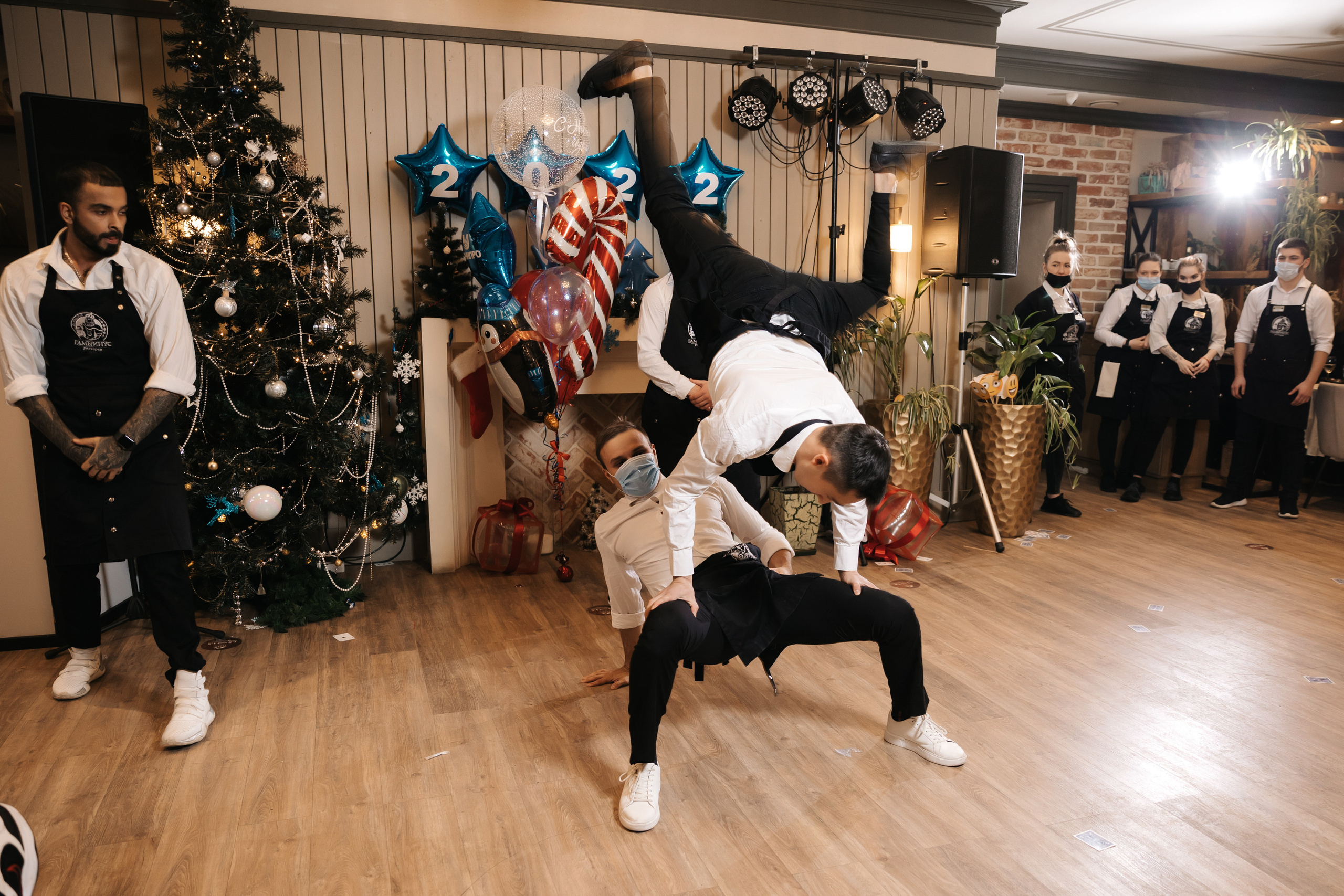 Новогодний корпоратив компании «ЮНИПРО» 27 декабря 2021 года. Ведущий на свадьбу, корпоратив и юбилей в Москве Сергей Рябинин