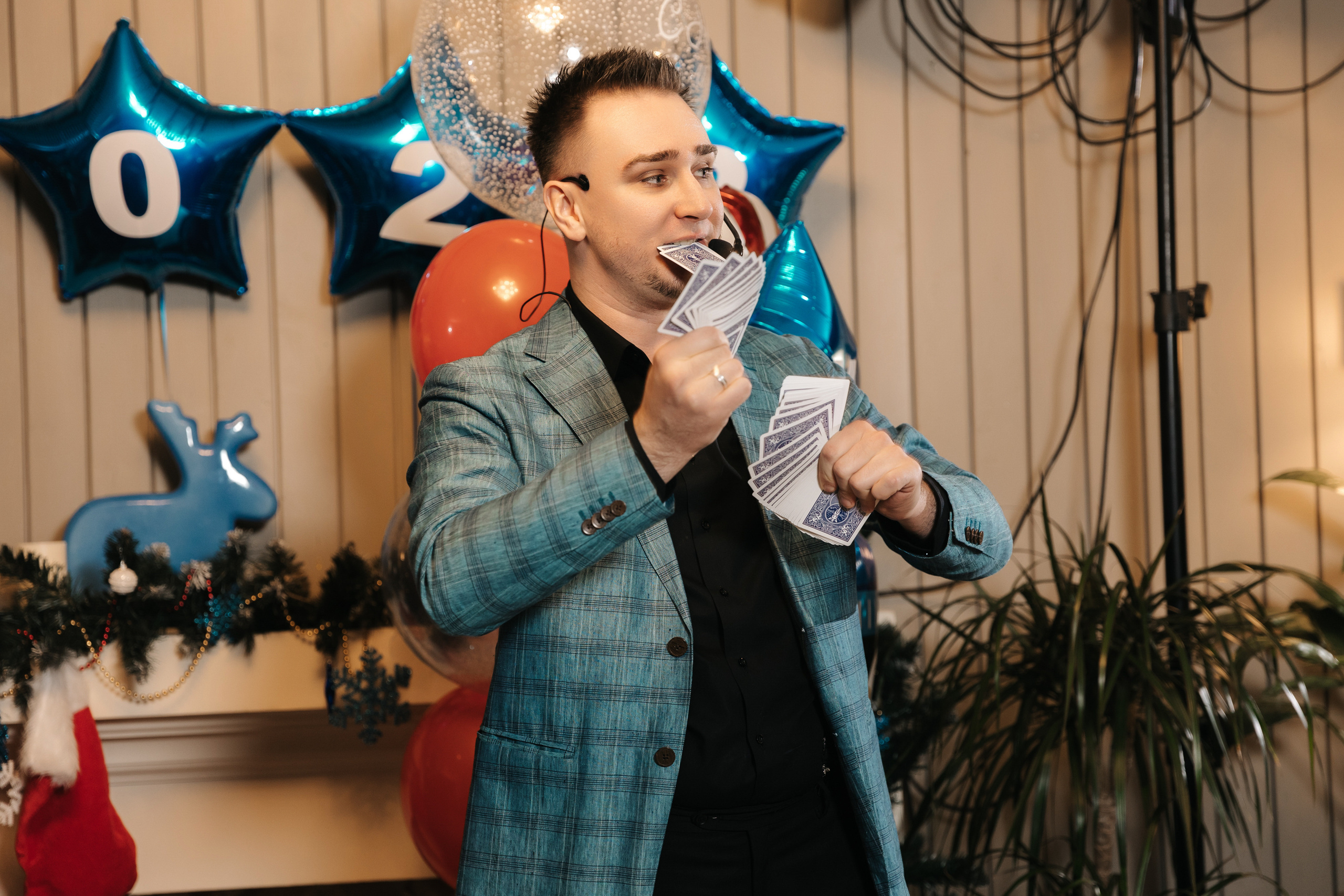 Новогодний корпоратив компании «ЮНИПРО» 27 декабря 2021 года. Ведущий на свадьбу, корпоратив и юбилей в Москве Сергей Рябинин