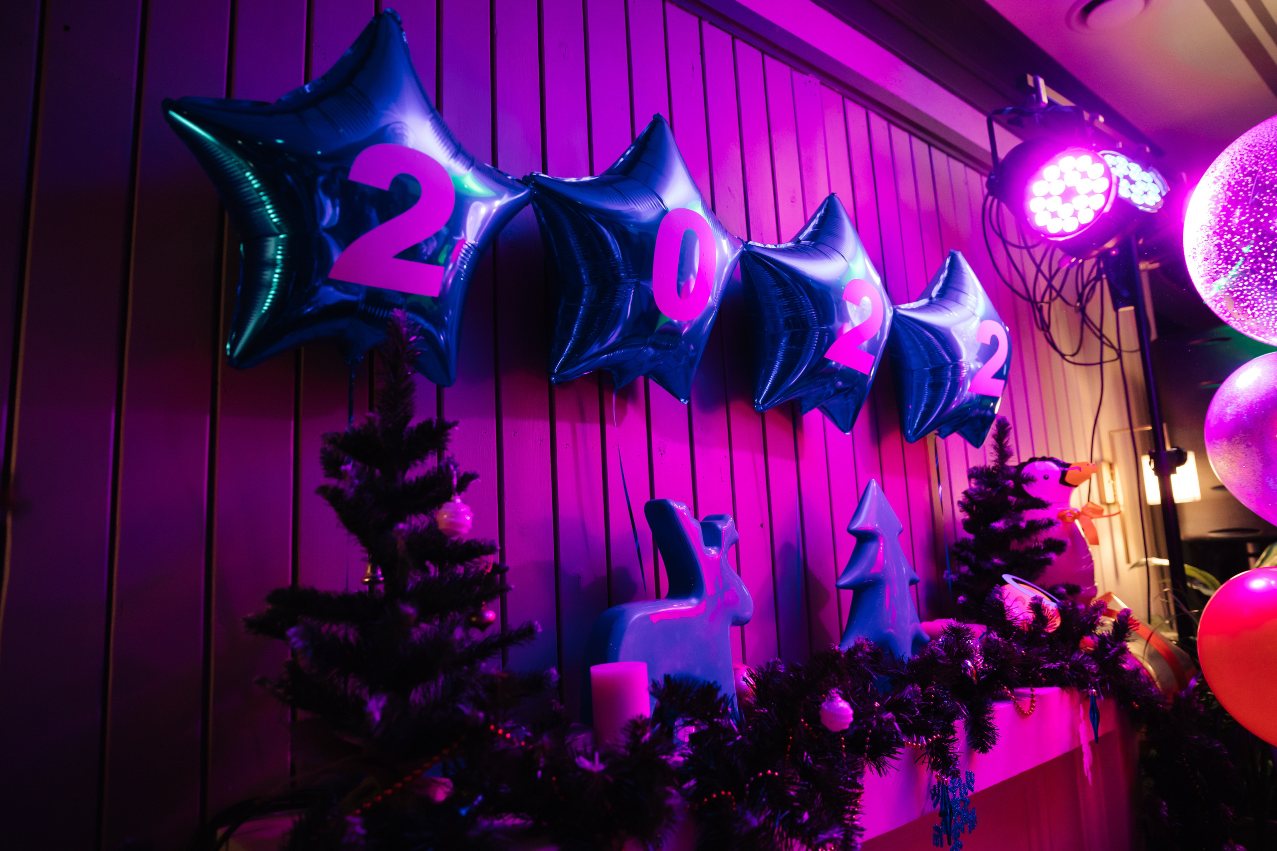 Новогодний корпоратив компании «ЮНИПРО» 27 декабря 2021 года. Ведущий на свадьбу, корпоратив и юбилей в Москве Сергей Рябинин