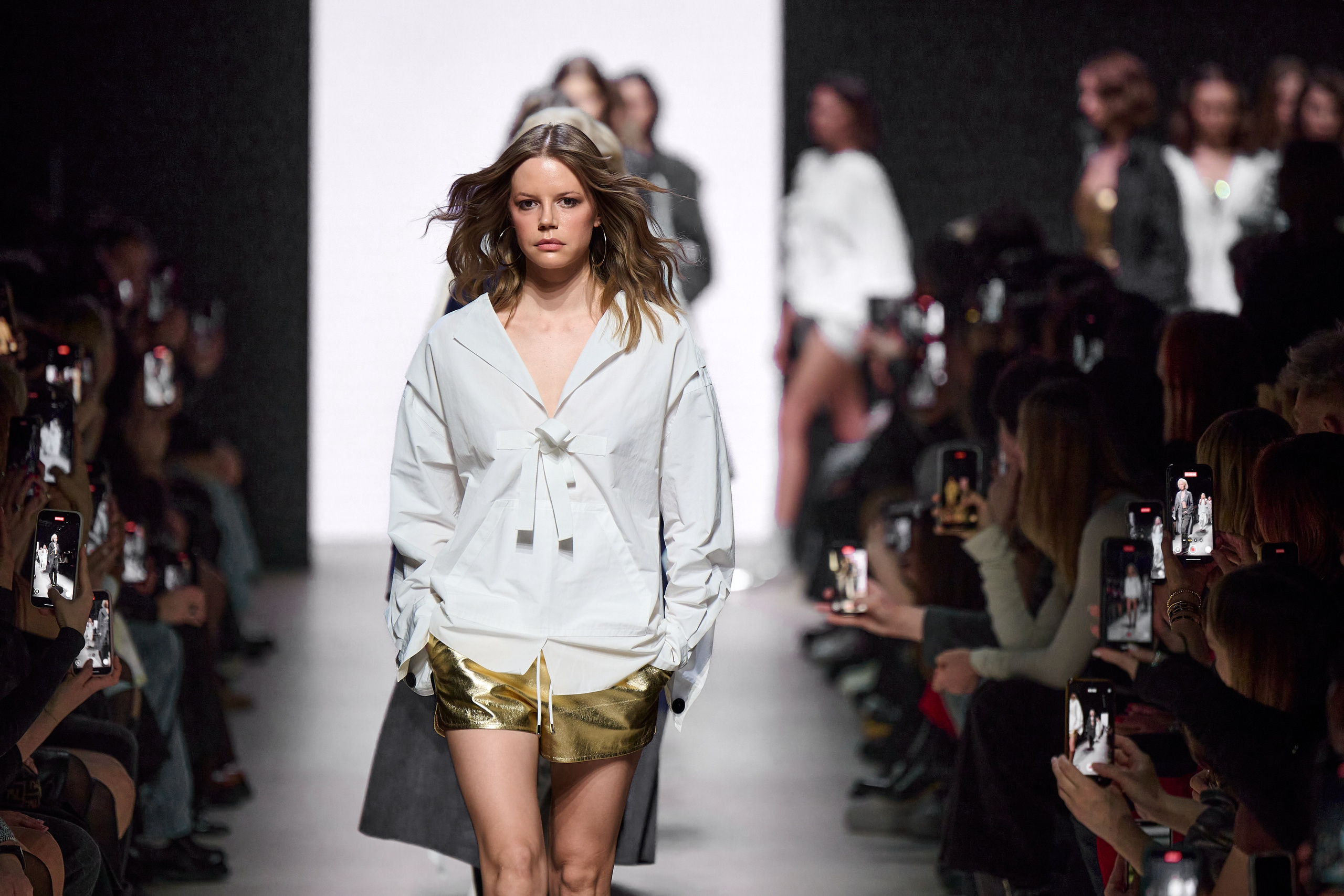 Efremov. Московская неделя моды. 2025. Дима Бабушкин. Фотограф. Подиум. Репортаж. Творчество. Дорого