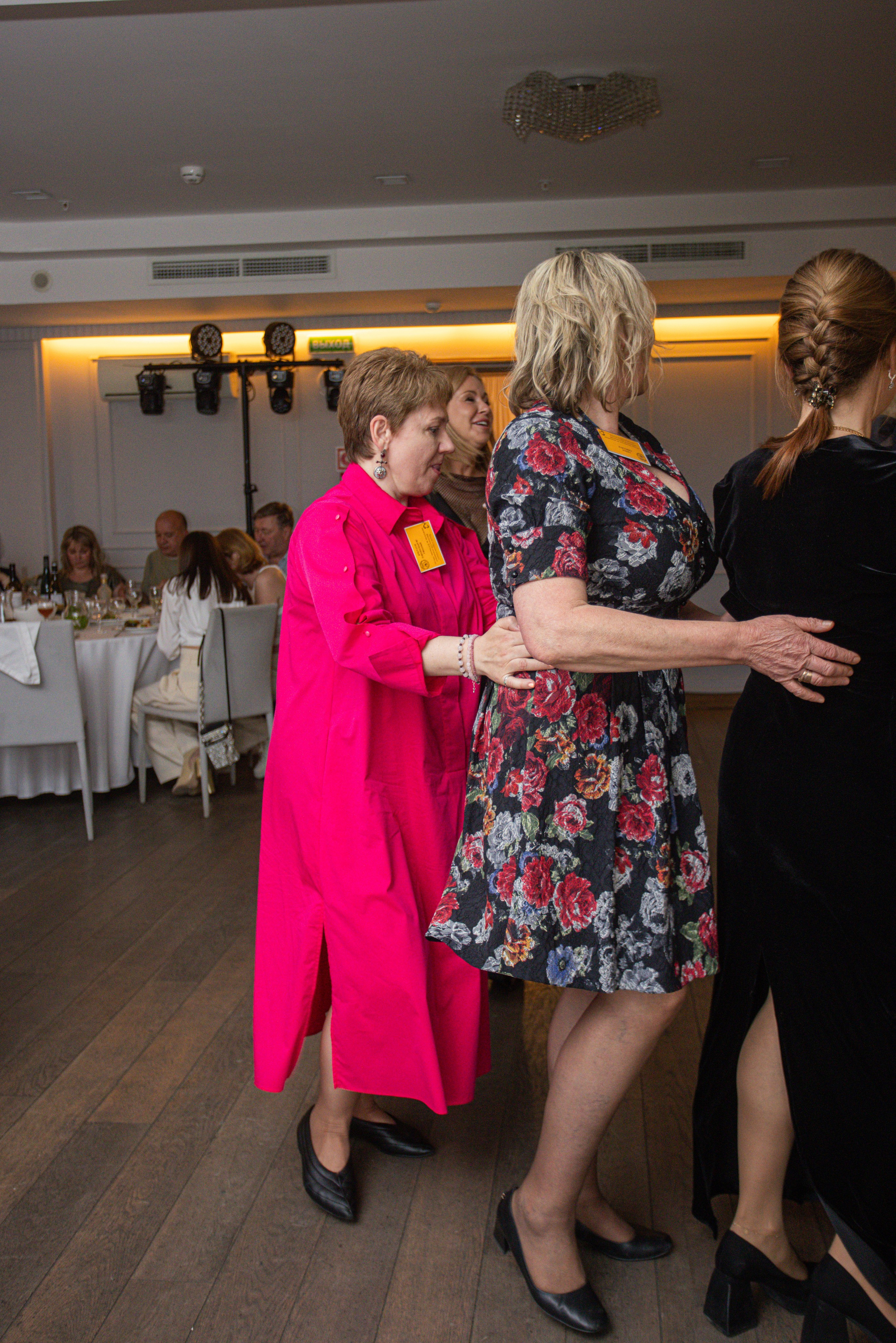 Встреча выпускников. Стоматологи СПб. Семейный фотограф в Вышнем Волочке — Ульяна Иванова | Фотосессии для всей семьи