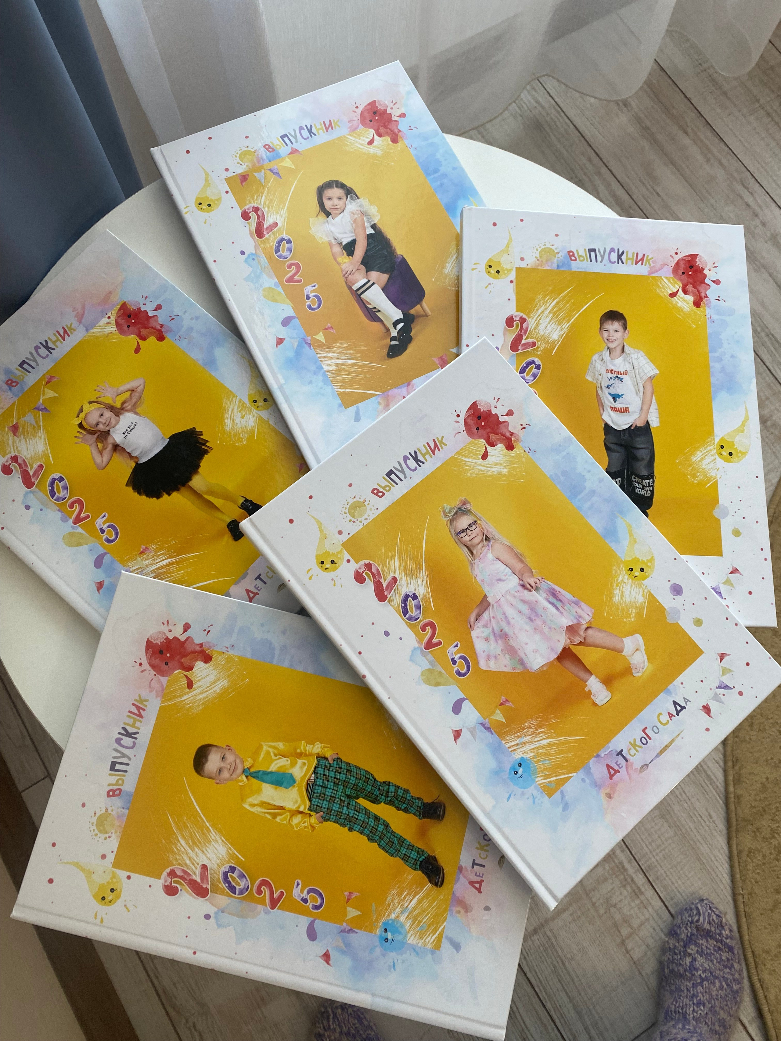 Примеры готовых альбомов. Выпускные альбомы в Томске. Леднева Олеся