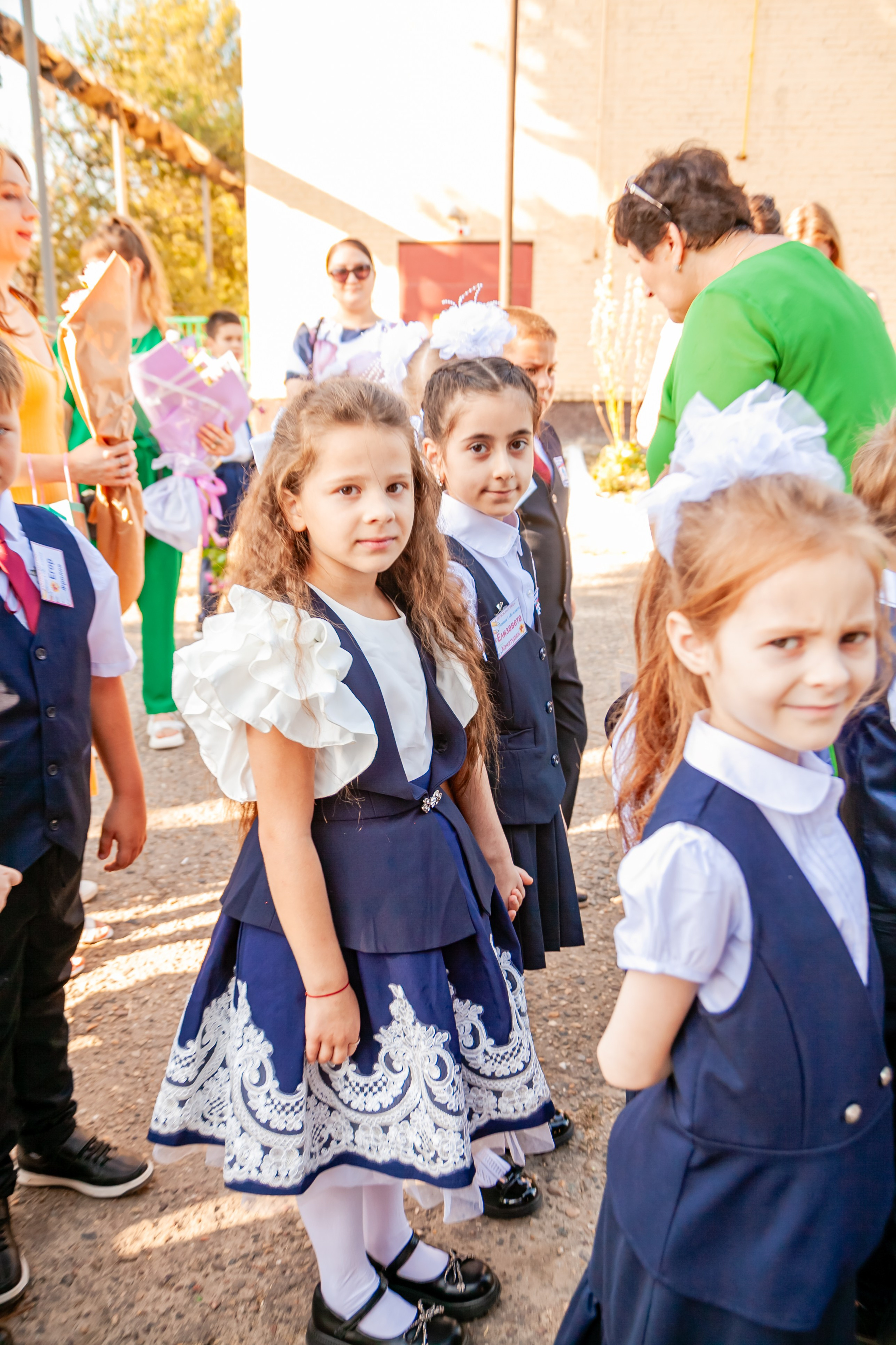 1 сентября линейка. Свадебный и семейный фотограф в Армавире