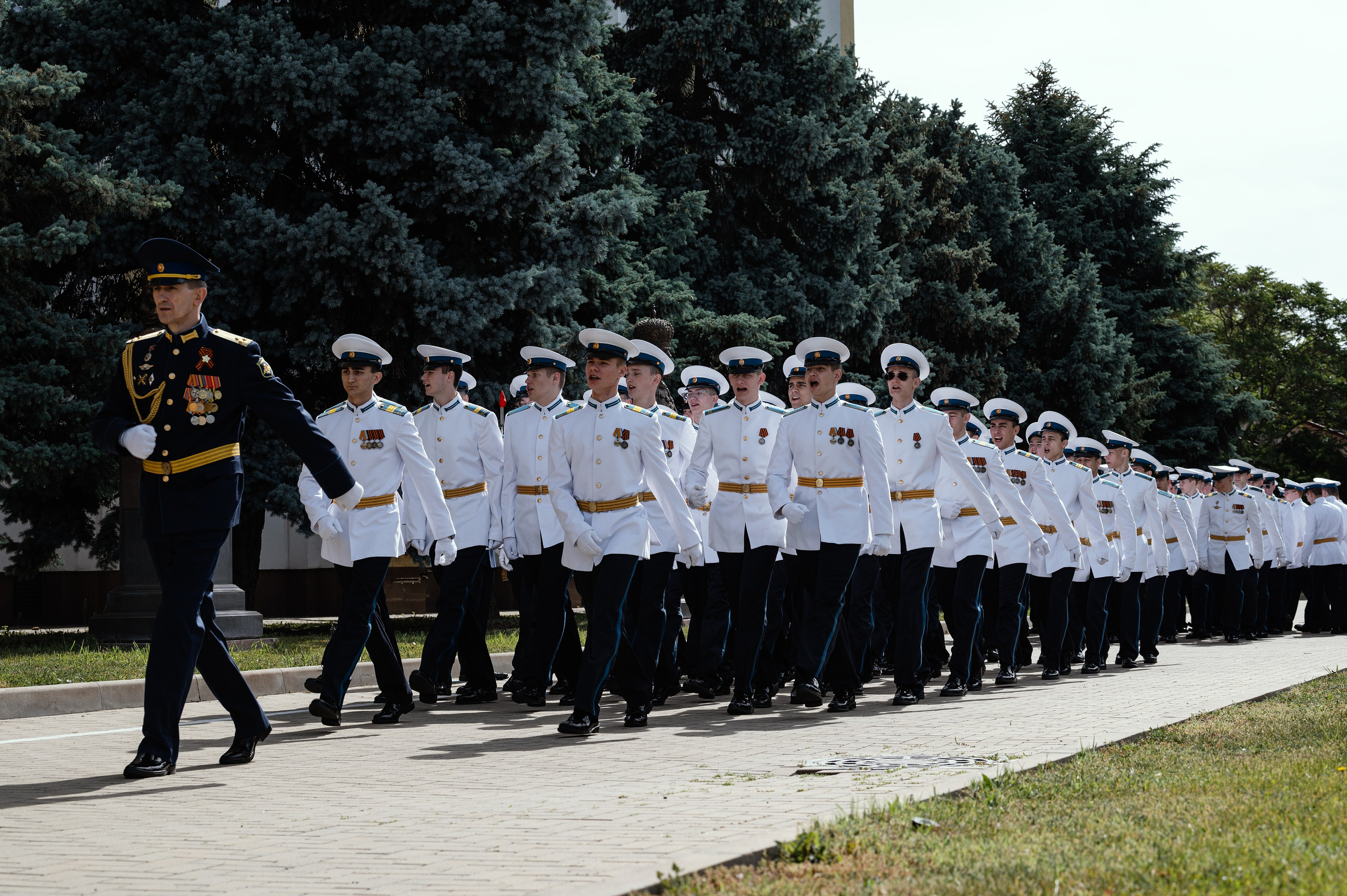 Последний звонок. Краснодарское Кадетское училище. Профессиональная фотосессия в Краснодаре | Фотограф Денис Труфанов