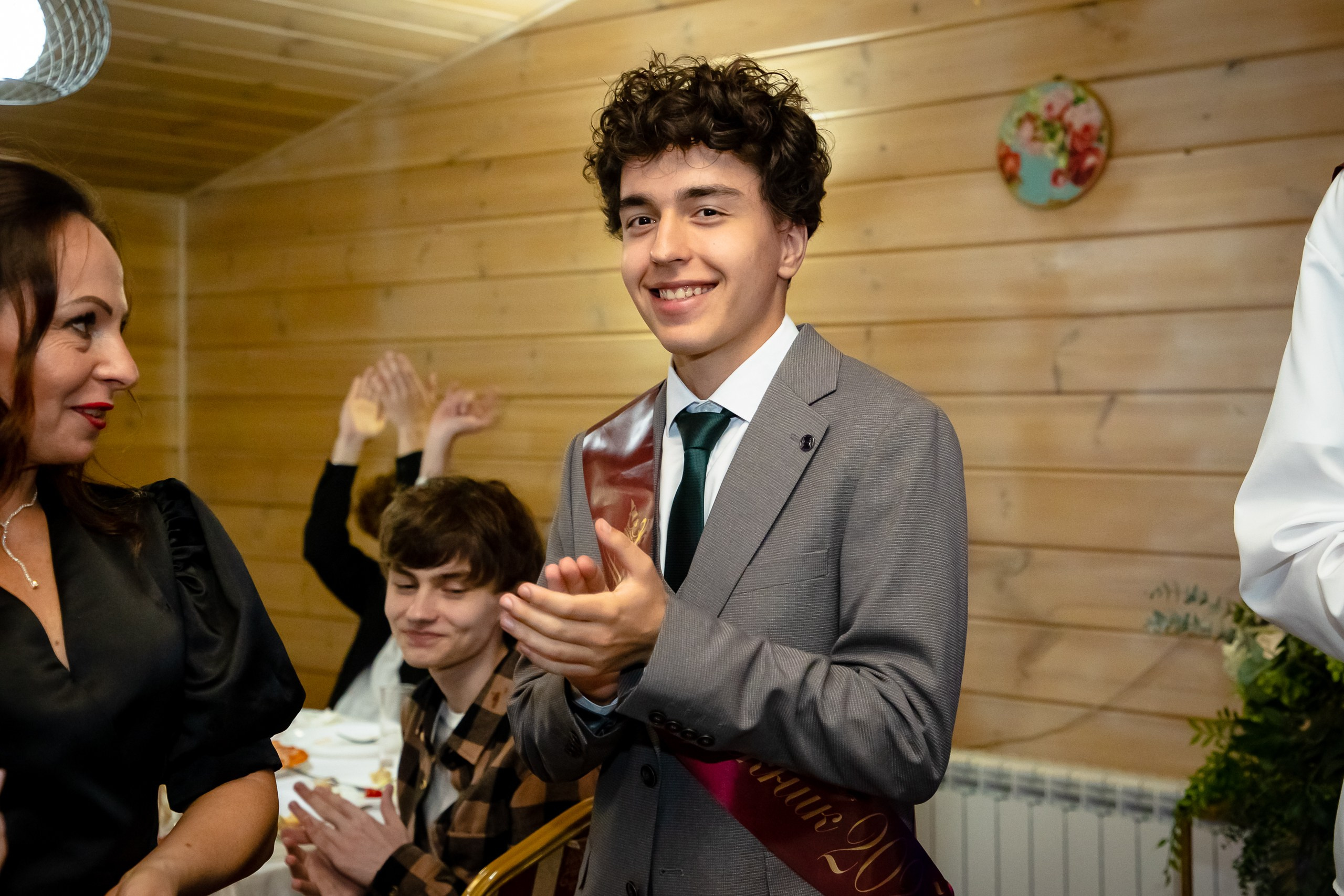 Фотограф на выпускной в 9-м классе. Спортивный фотограф Екатеринбург Онлайн трансляции