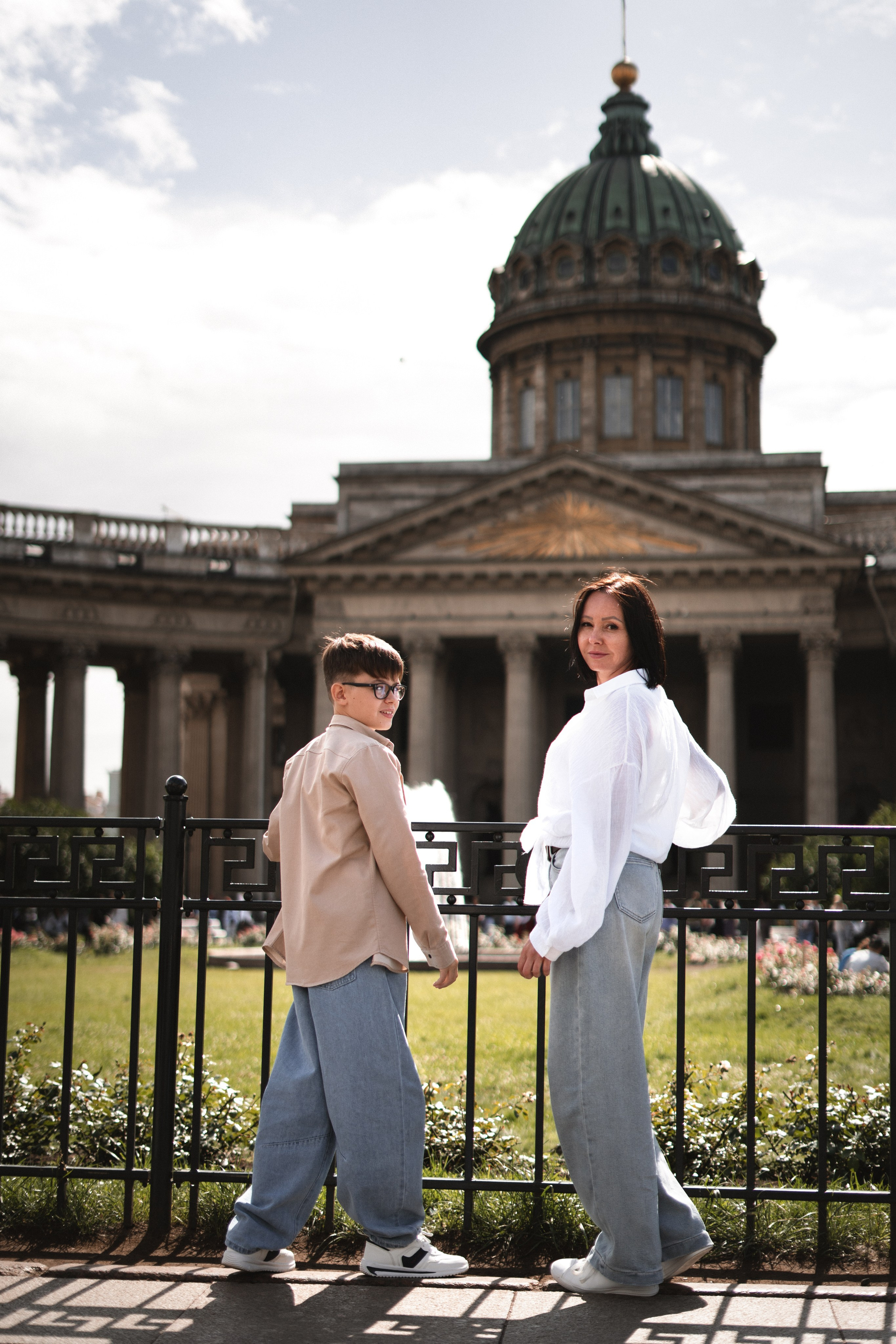 СЕМЕЙНАЯ СЪЕМКА НА УЛИЦА. Главная