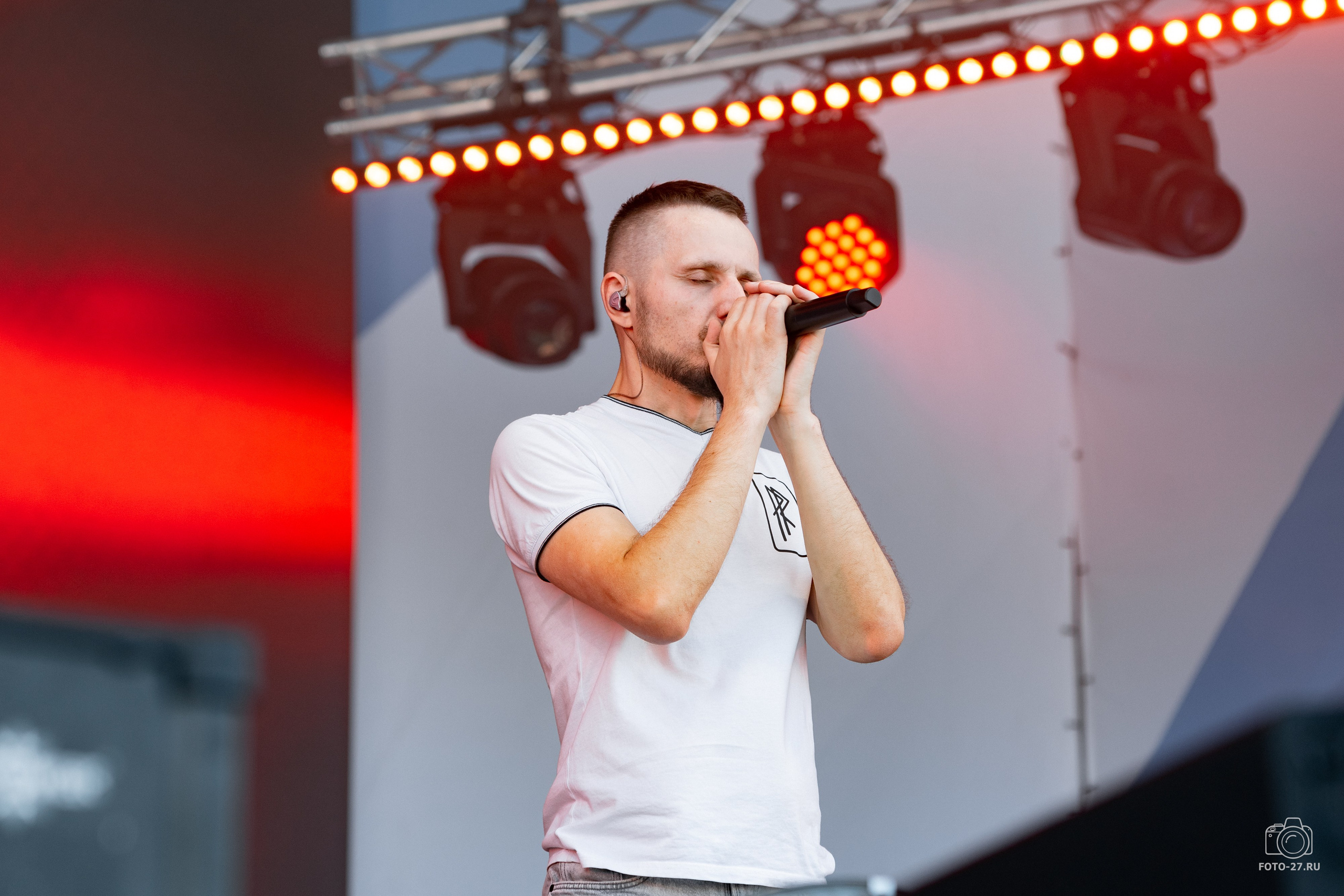 Антон Курдюмов фотограф в Хабаровске Рина Курдюмова фото27 foto27 Антон Дорофеев репортажный репортаж документалист Тони и Рина фотосоздатели ПаПаРоК Рок над Амуром 2024 фестиваль Хабаровск