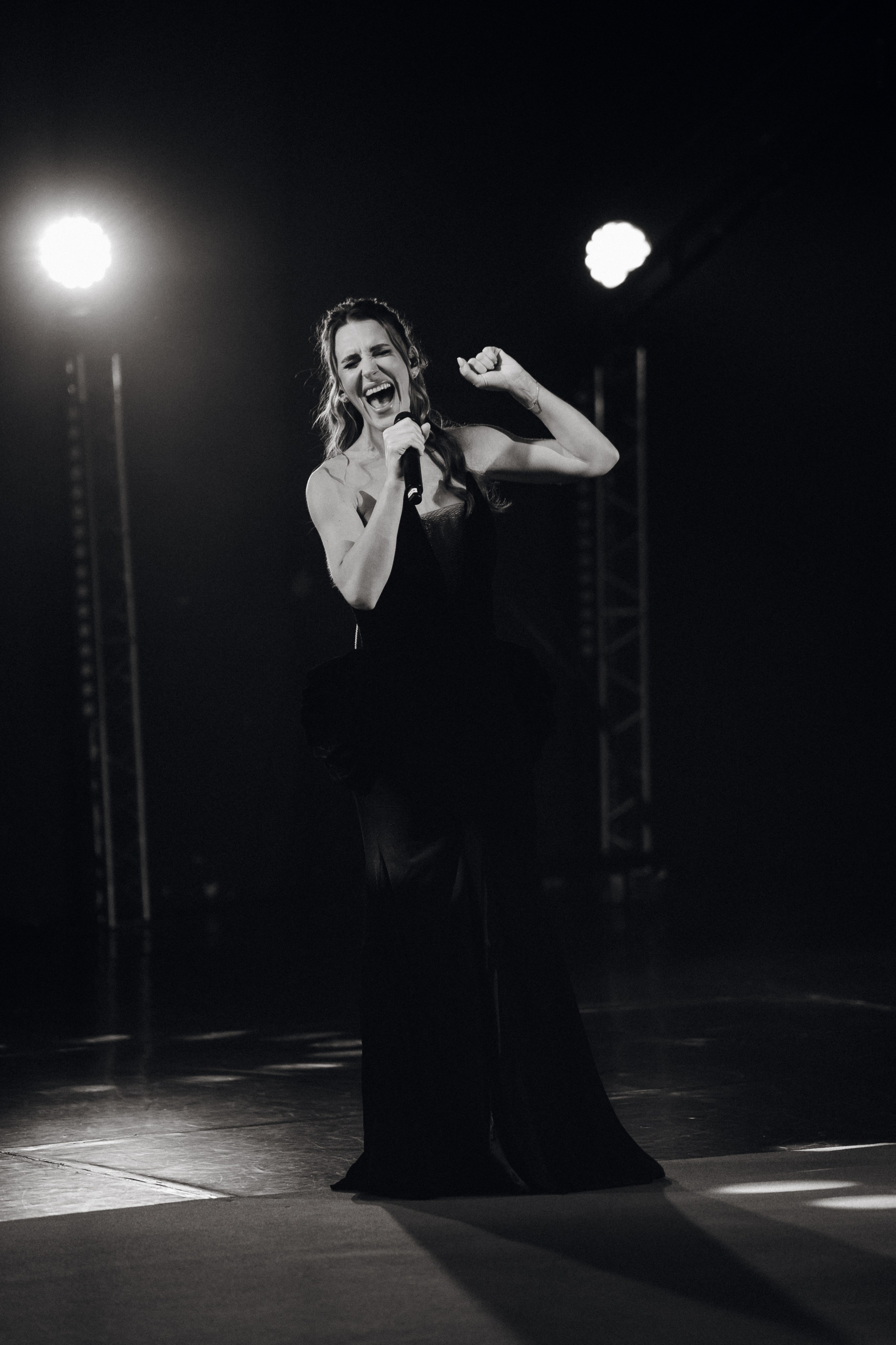 Концерт «ТИТРЫ»: Рита Ричи и оркестр Ильи Филиппова 15.02.25. Свадебный фотограф в Краснодаре и Сочи Винидиктова Екатерина