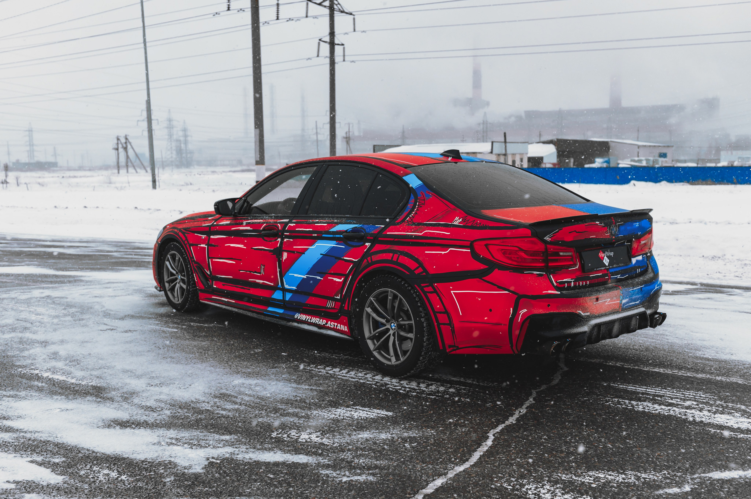 Винилография на BMW 5 G20. Студия дизайна и оклейки авто Barmaley Design