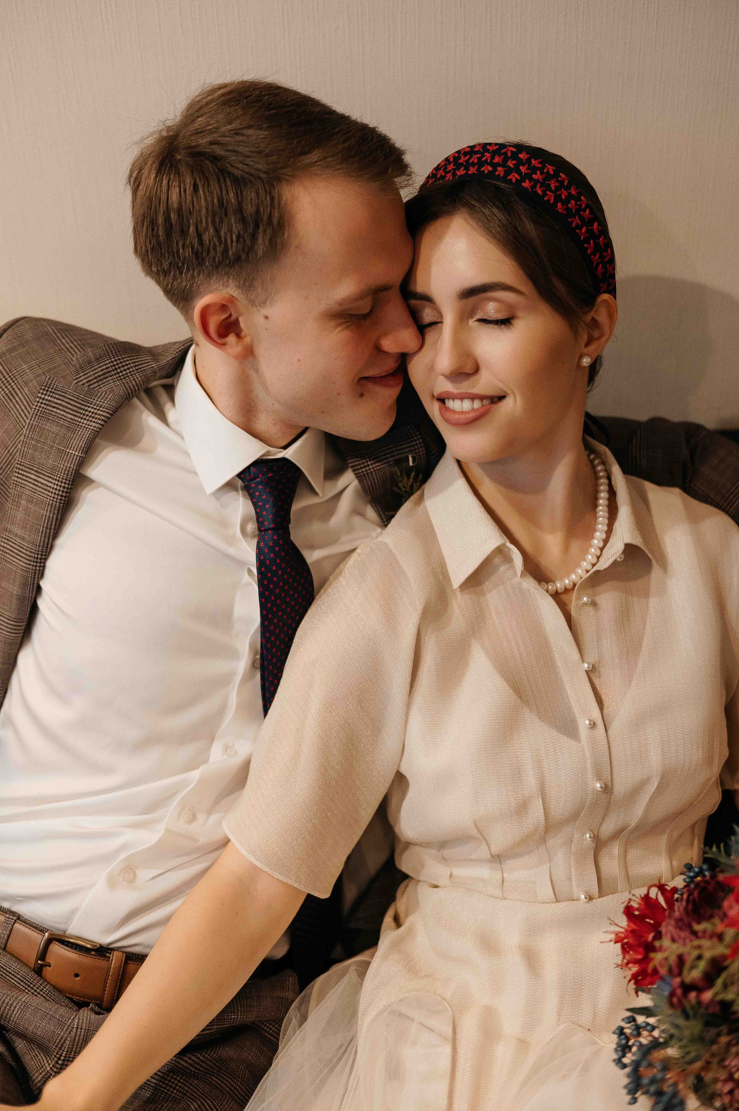 Утро невесты в гостинице. Свадебный и семейный фотограф в Котласе Никита Попов