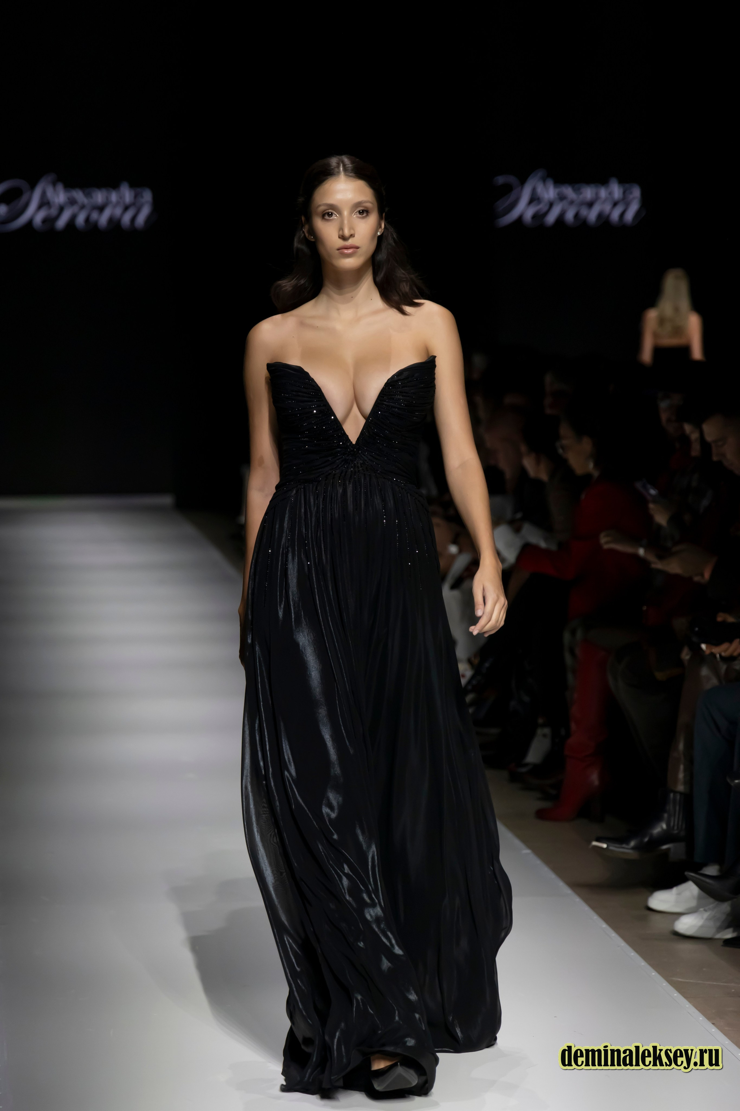 Московская неделя моды 2024 9 октября дизайнер Alexandra Serova. Репортажный, семейный и студийный фотограф в Москве Демин Алексей