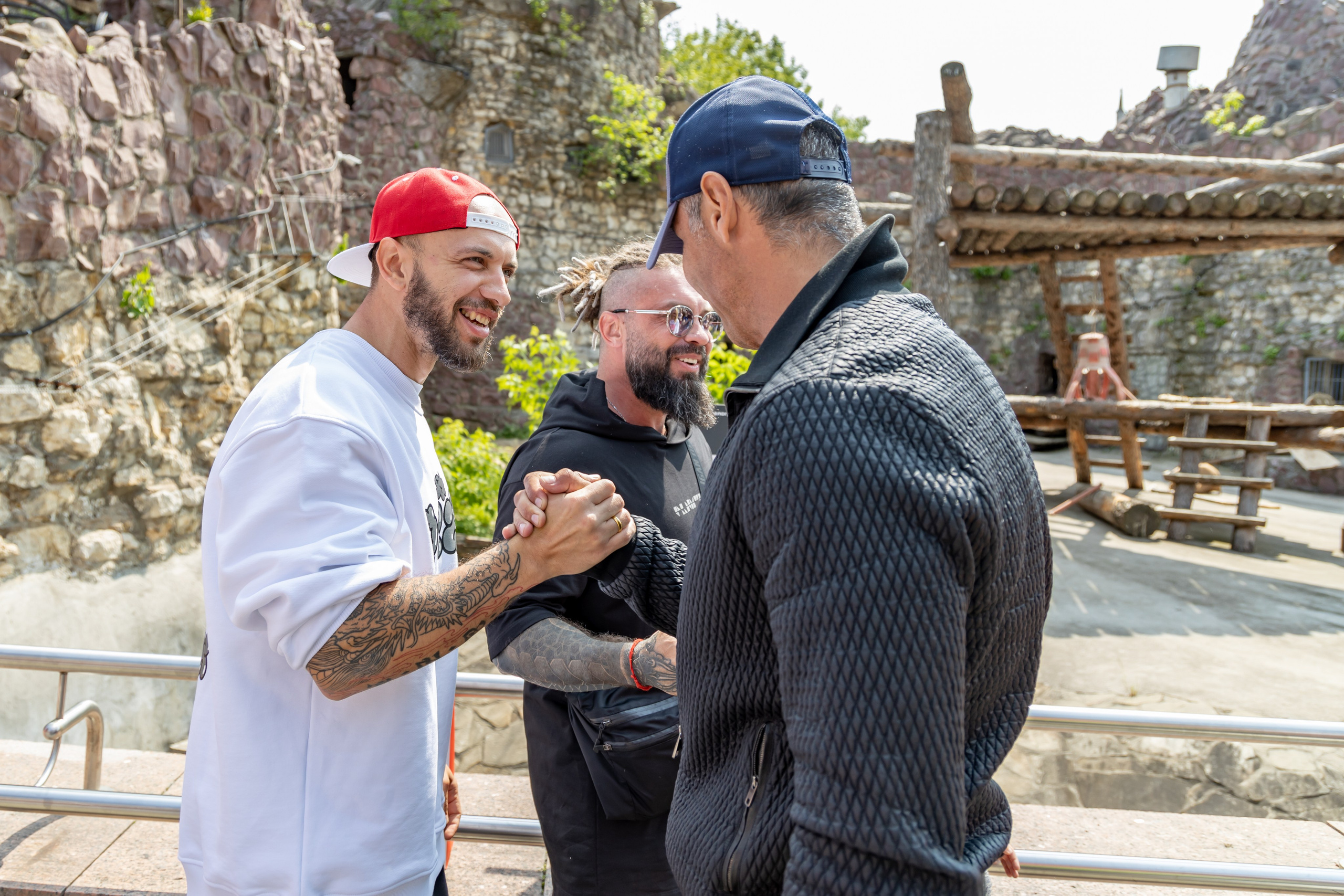 Белогрудый гималайский медведь стал талисманом «Русского Радио». Репортажный, семейный и студийный фотограф в Москве Демин Алексей