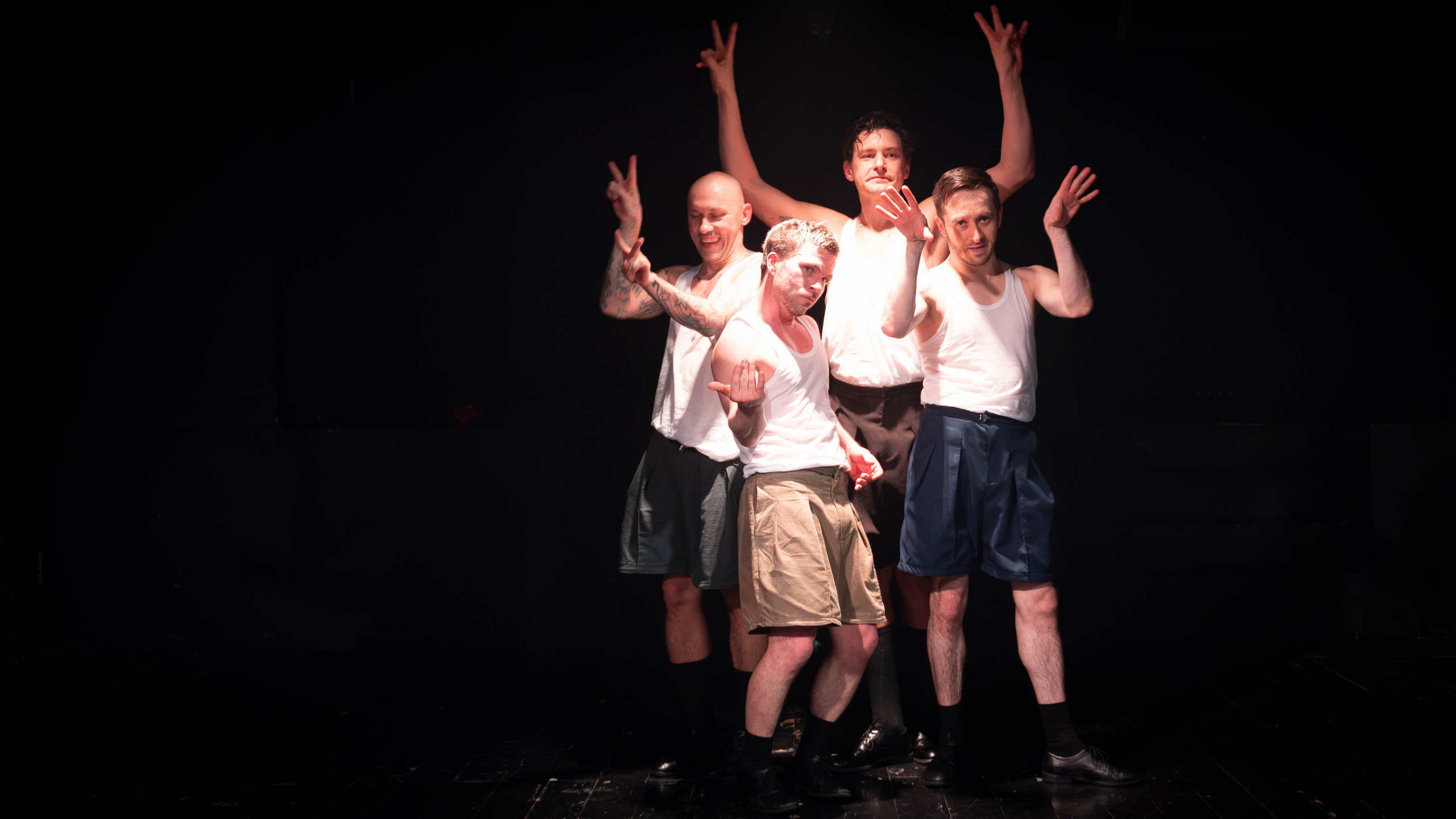 Спектакль  "Вне поля зрения". Театральный фотограф Михаил Макаричев-Энгельс