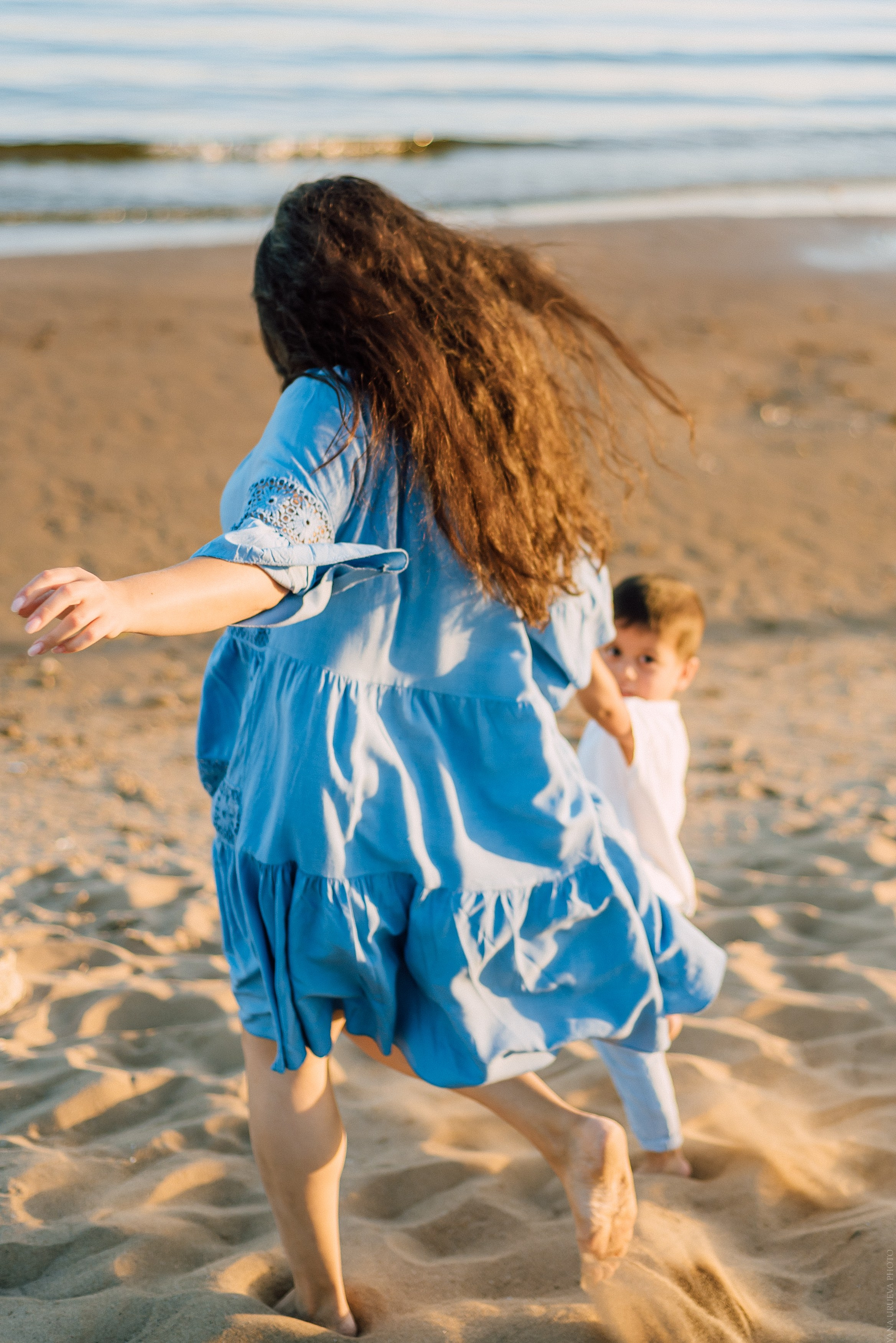 Семейный вечер на пляже. Свадебный и контент- фотограф в Тольятти, Самаре, Москве Яна Уруева