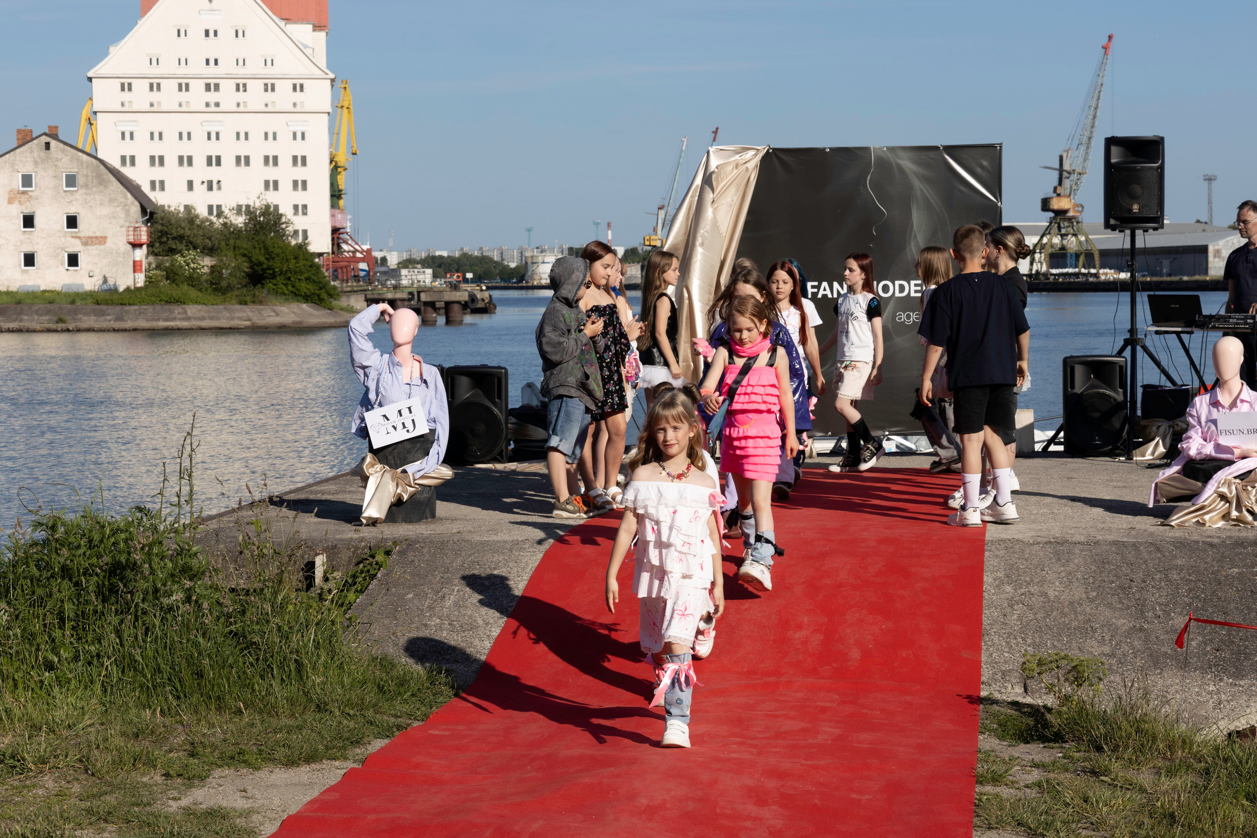 Открытие «FISUN | MIRAM Brand». Olya Posnimay