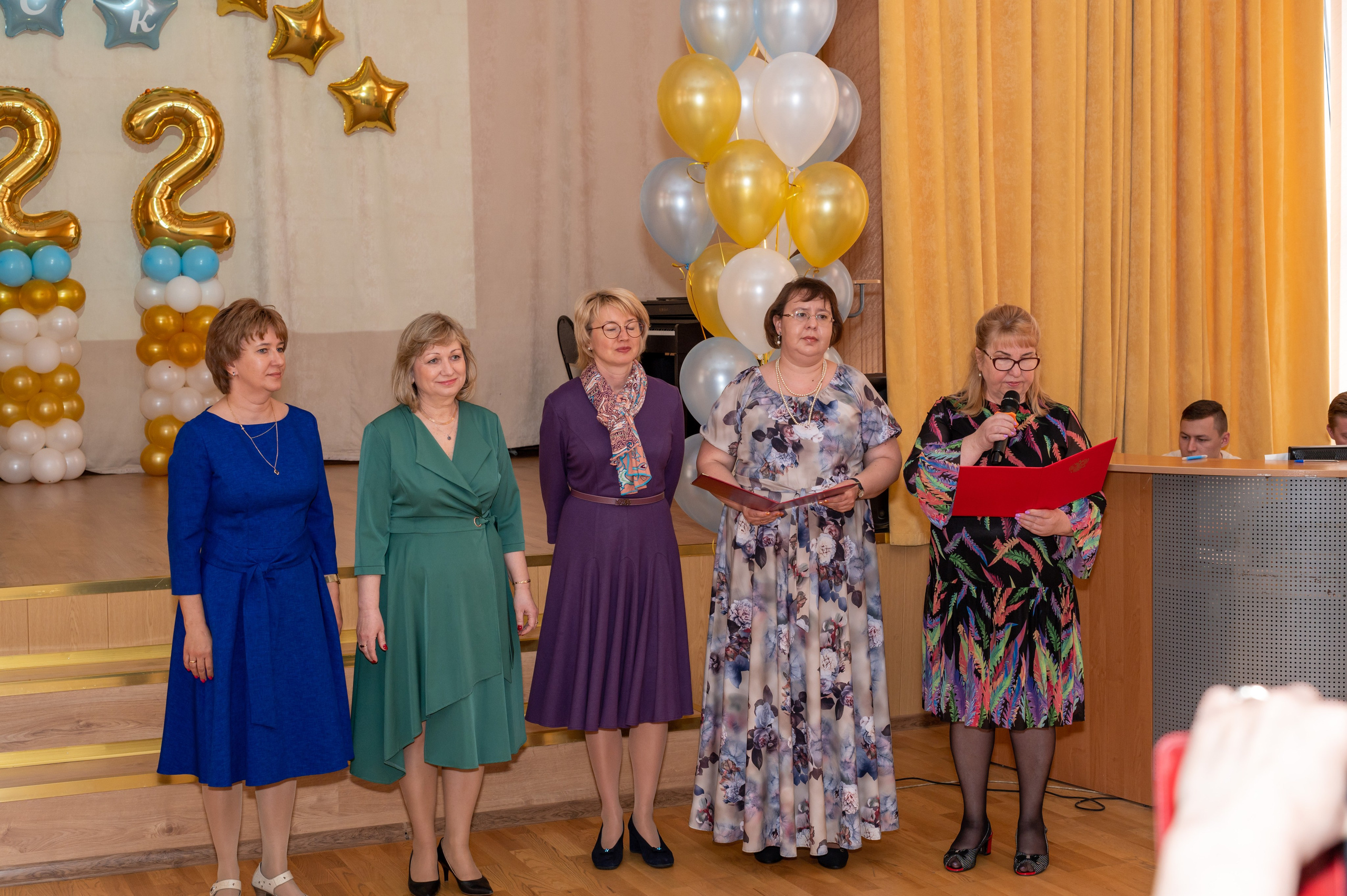 Последний звонок Школа 1412. Детский и семейный фотограф г. Москва Оксана Катаджи