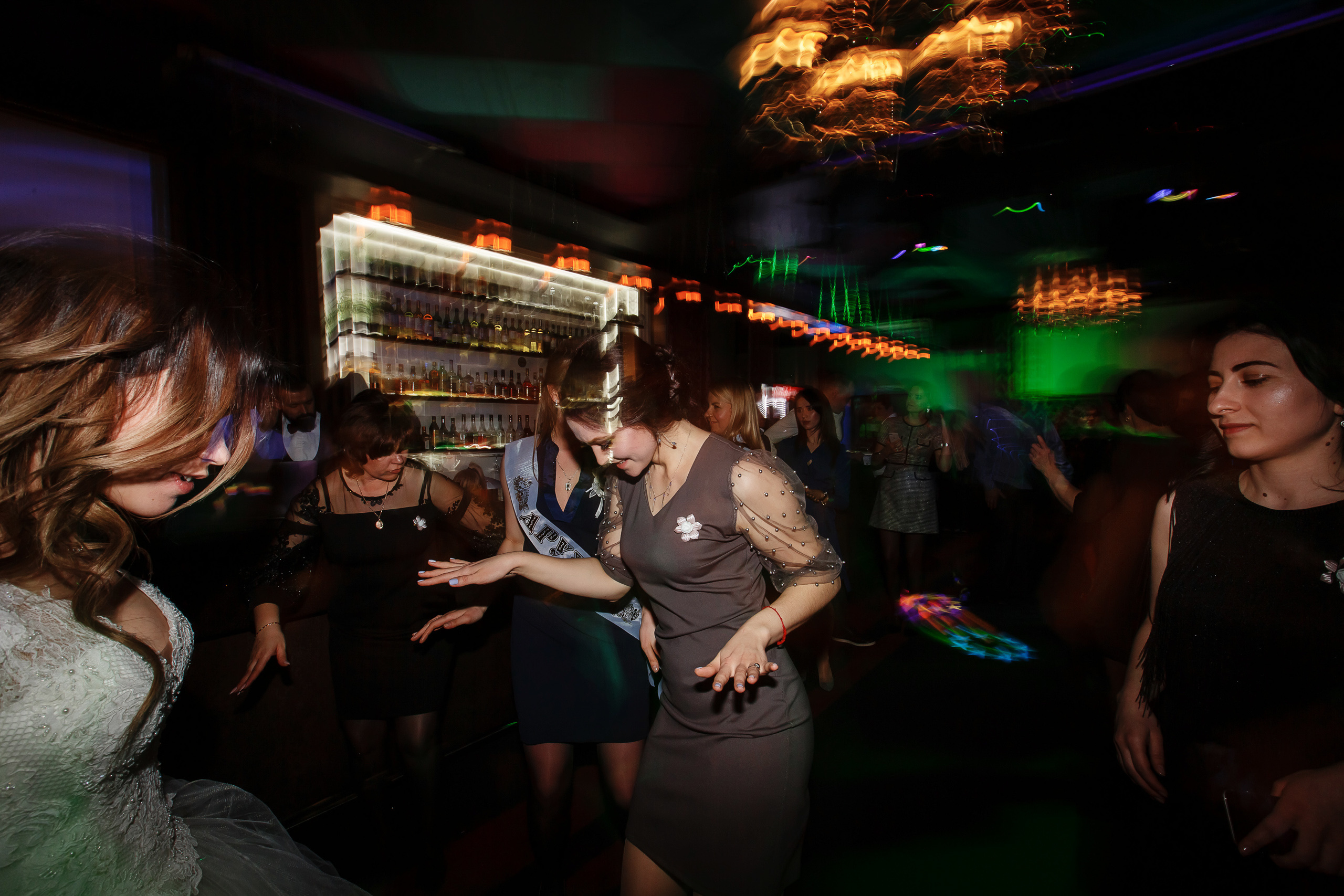 Свадебный банкет в Караоке-баре "АКВАПЭЛЛА" в пос.Мостовской. Фотограф deemvest.ru